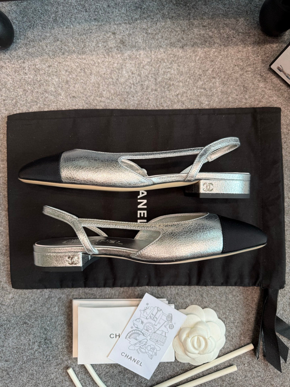 CC 26s Slingback Flats 2cm Silver Black Metallic Leather 118960