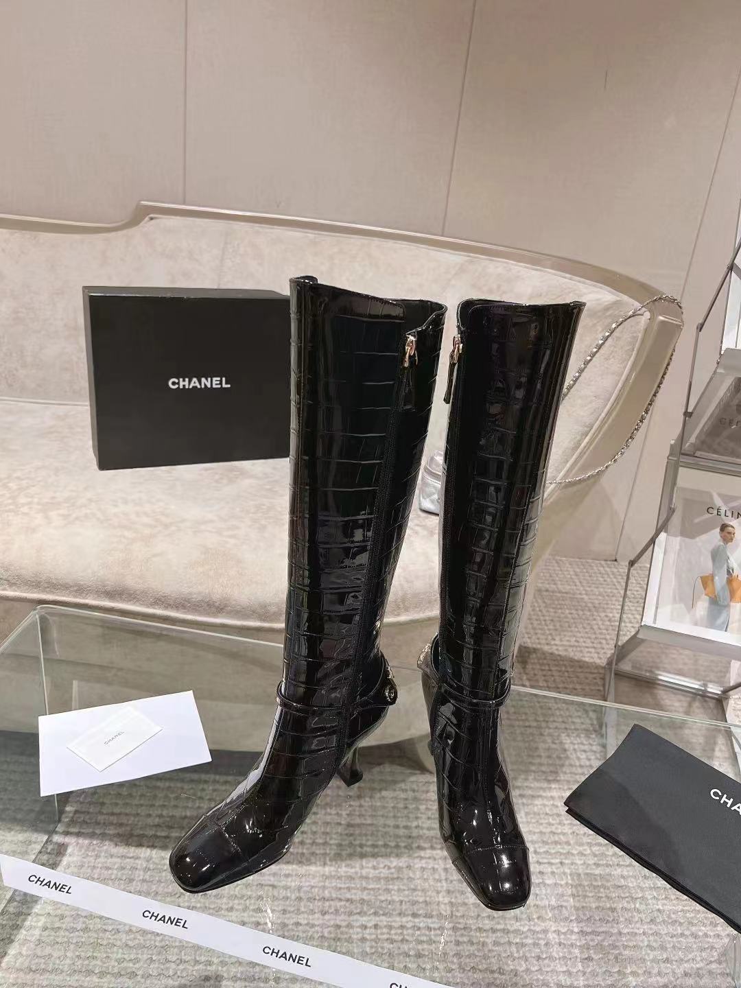 CC 26S Chain Buckle Croc Jumping Boots 9cm Black Patent Leather 117689