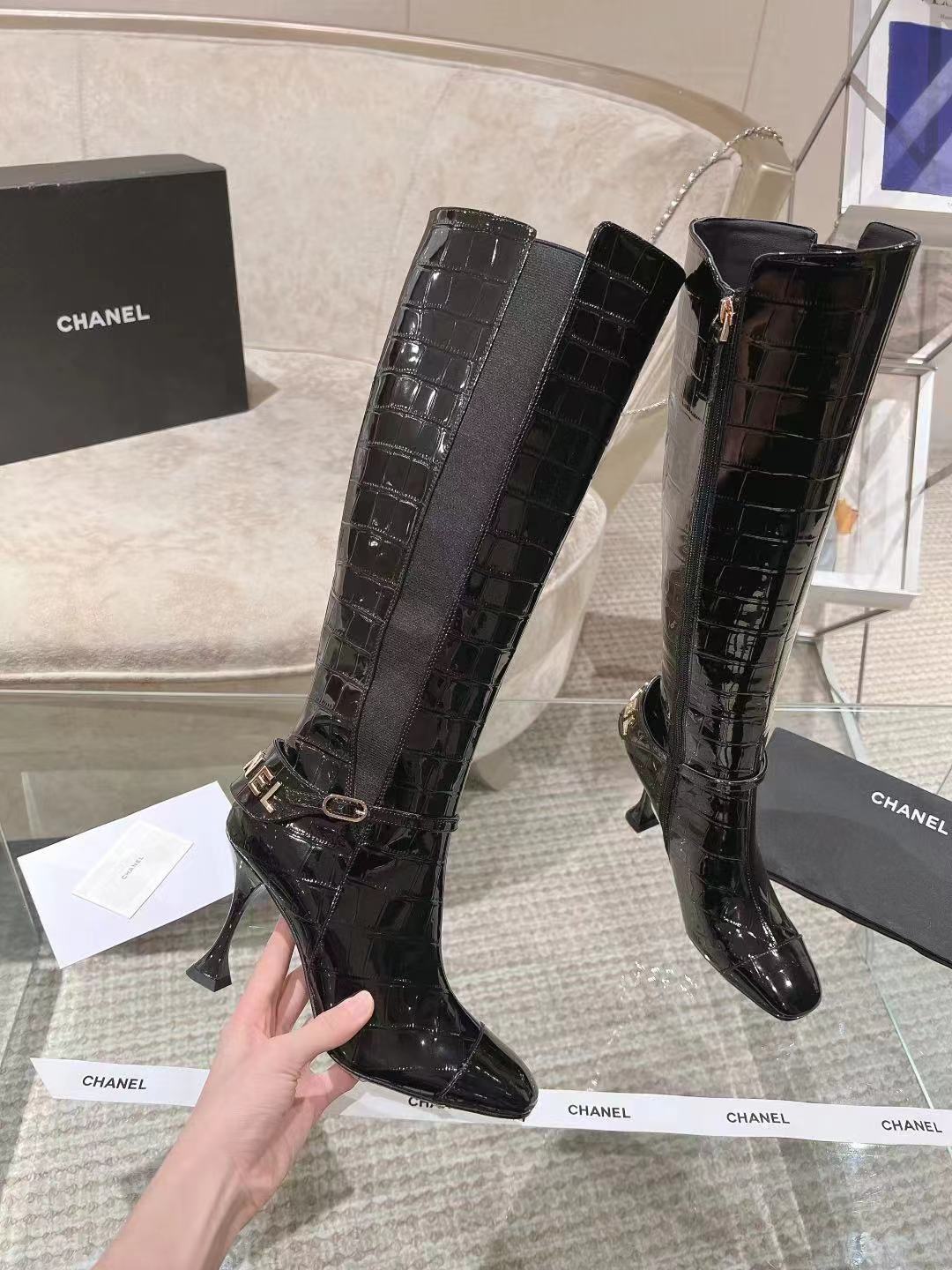 CC 26S Chain Buckle Croc Jumping Boots 9cm Black Patent Leather 117689