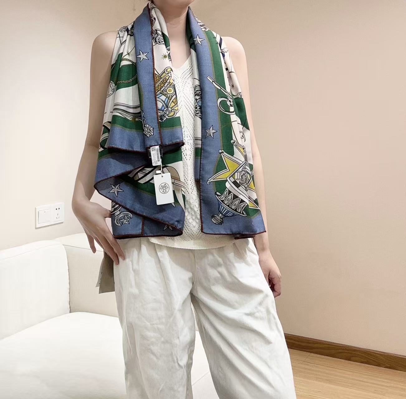 HM Creative Origins Scarf 135CM Blue White Cashmere Silk 969435