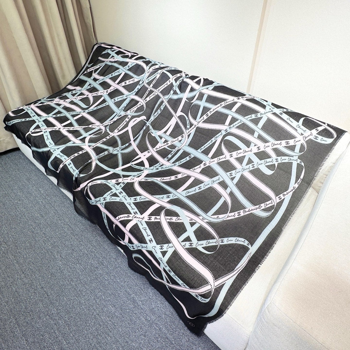 Chanel 26s Scarf 200 In Silk 304563