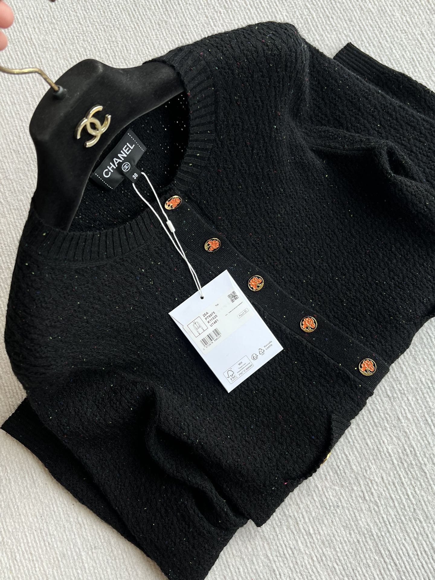 CC 25A Classic Round Neck Floral Wool Cardigan In Black 275516