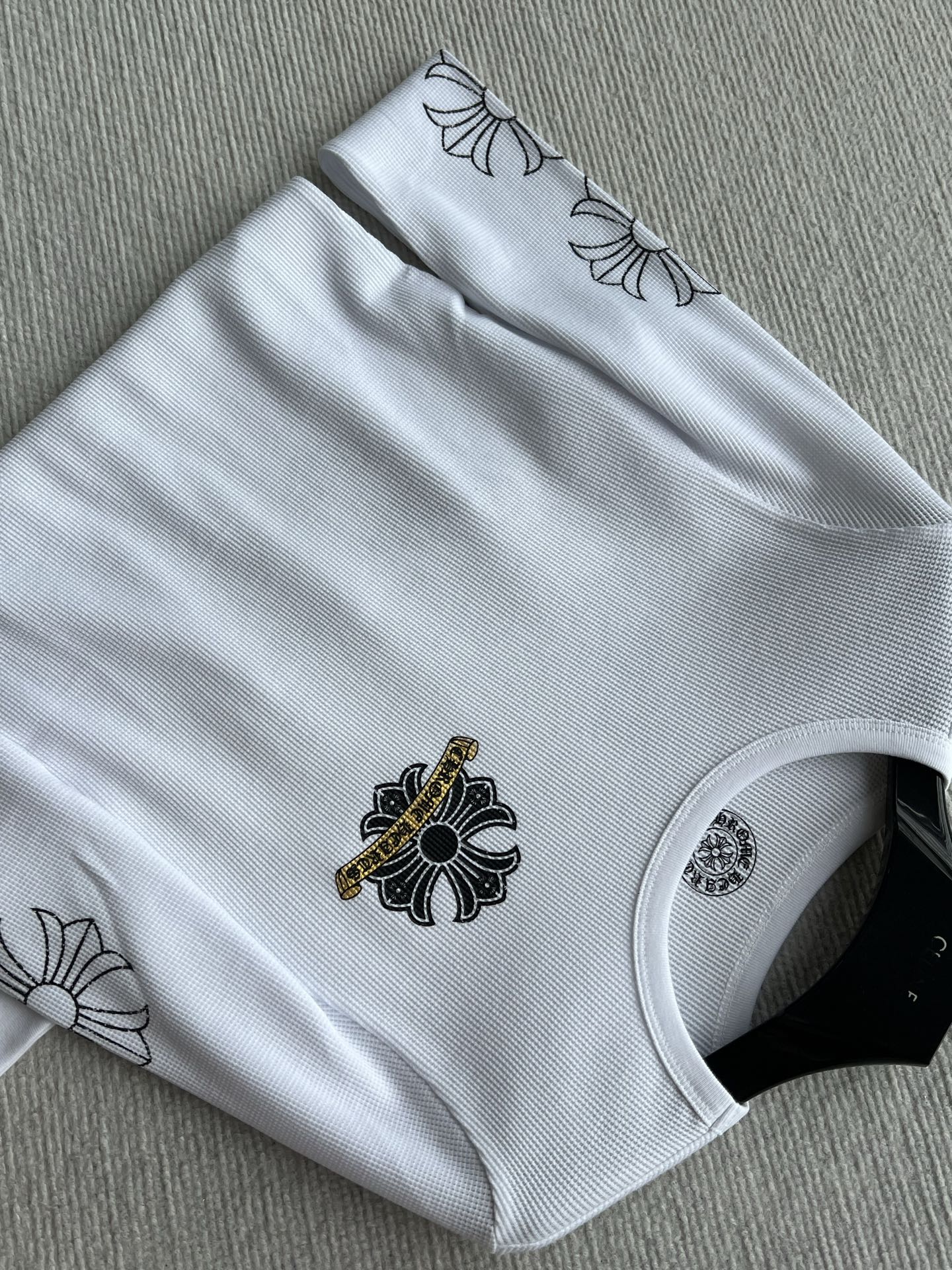 𝐂𝐡𝐫𝐨𝐦𝐞 H𝐞𝐚𝐫𝐭𝐬 26s Long-Sleeve T-Shirt White Cotton 412316