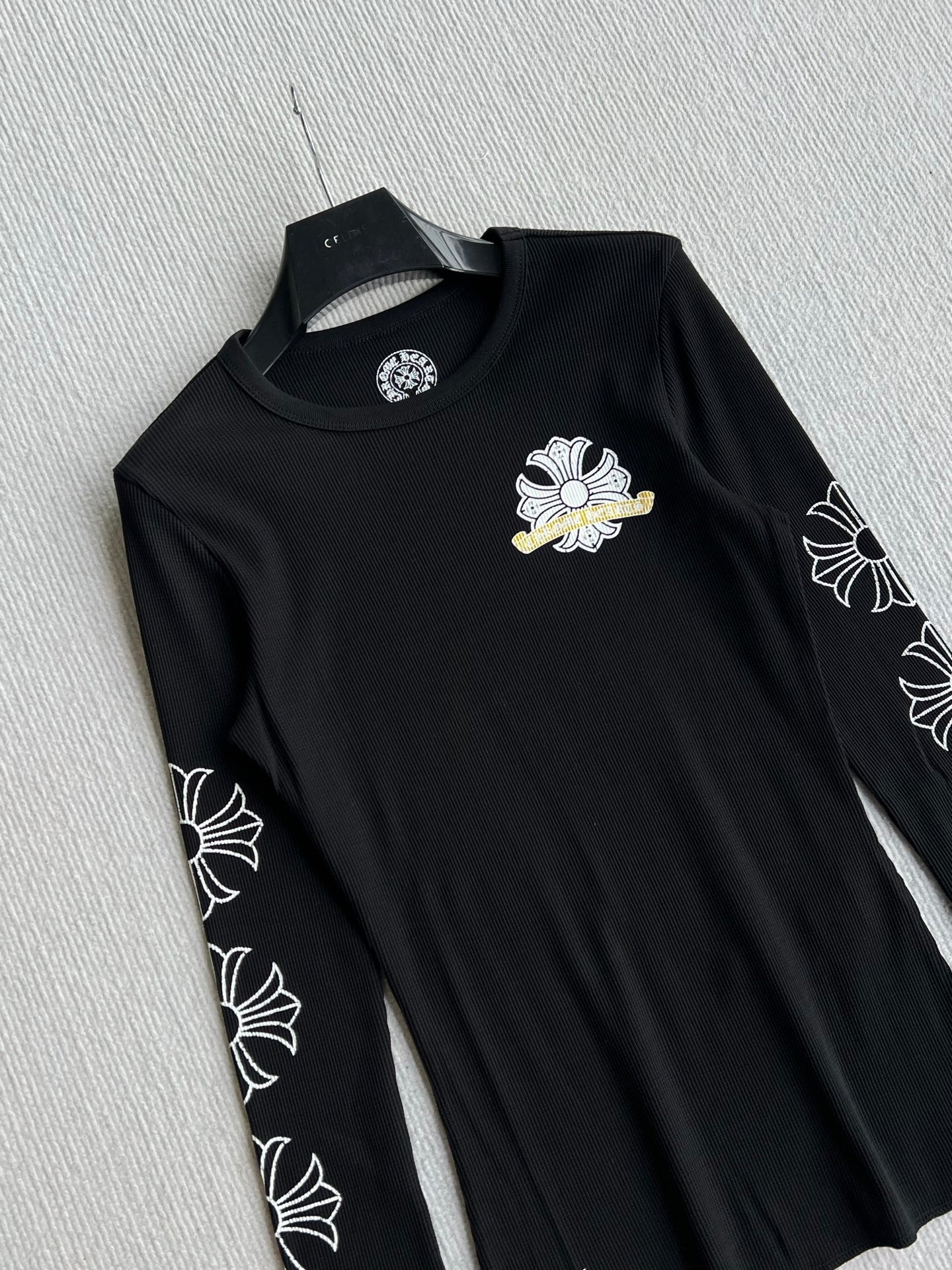 𝐂𝐡𝐫𝐨𝐦𝐞 H𝐞𝐚𝐫𝐭𝐬 26s Long-Sleeve T-Shirt Black Cotton 412317