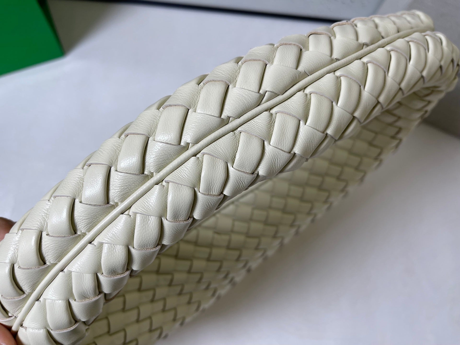 Bottega Veneta Veneta Bag 44cm Cream Intrecciato Leather