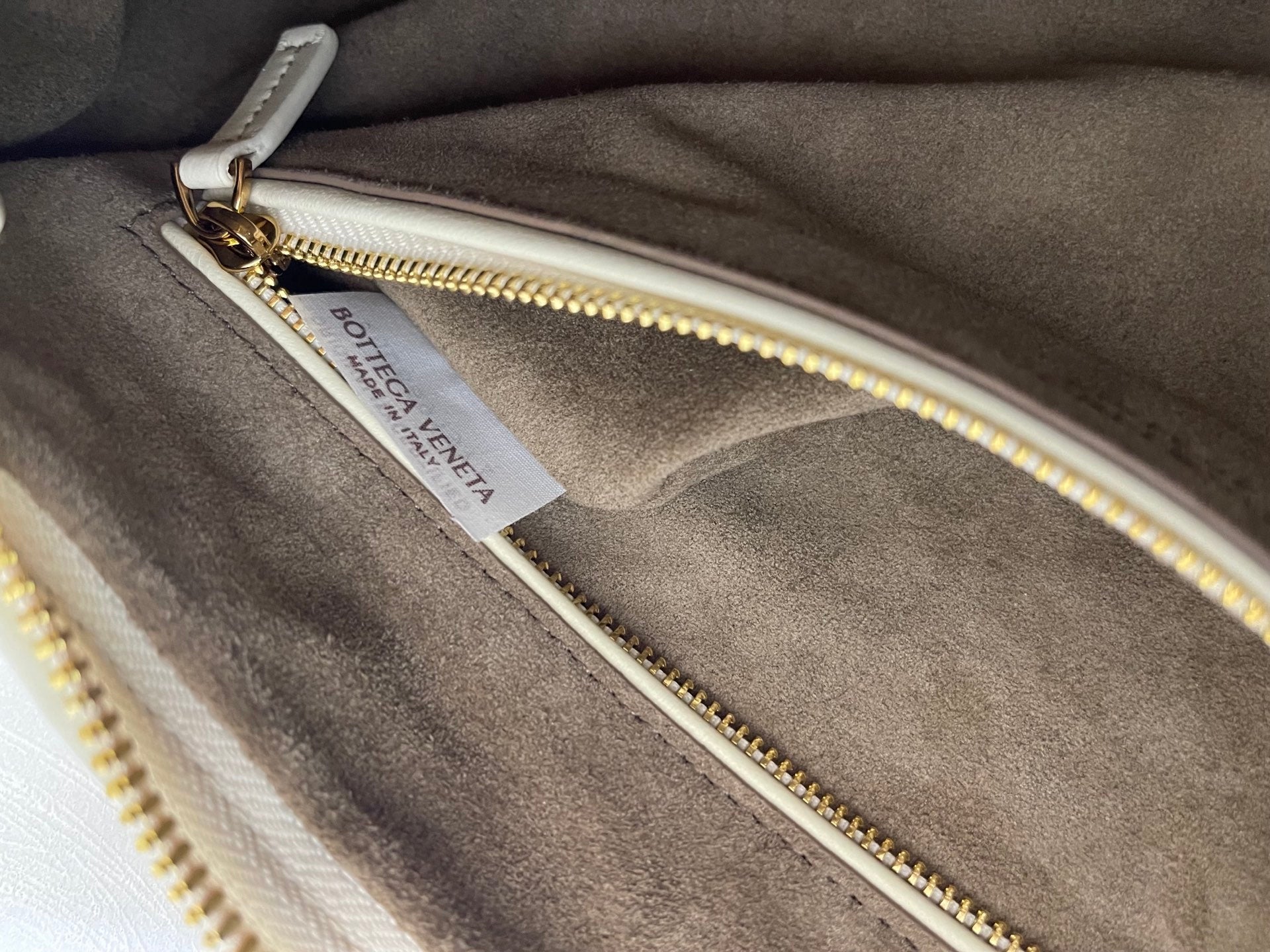 Bottega Veneta Veneta Bag 44cm Cream Intrecciato Leather