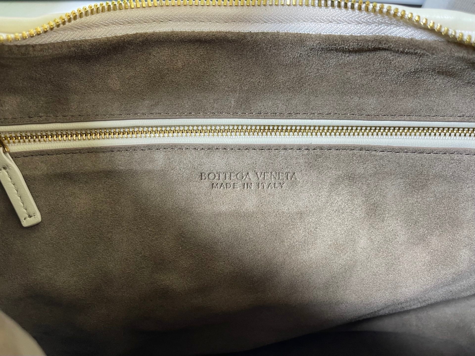 Bottega Veneta Veneta Bag 44cm Cream Intrecciato Leather