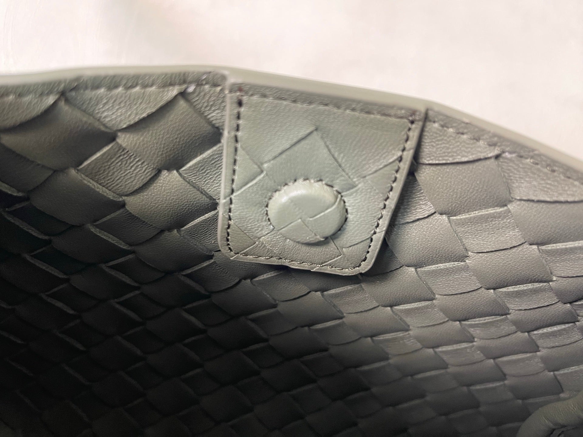 BV Small Parachute 20cm Olive Intrecciato Leather