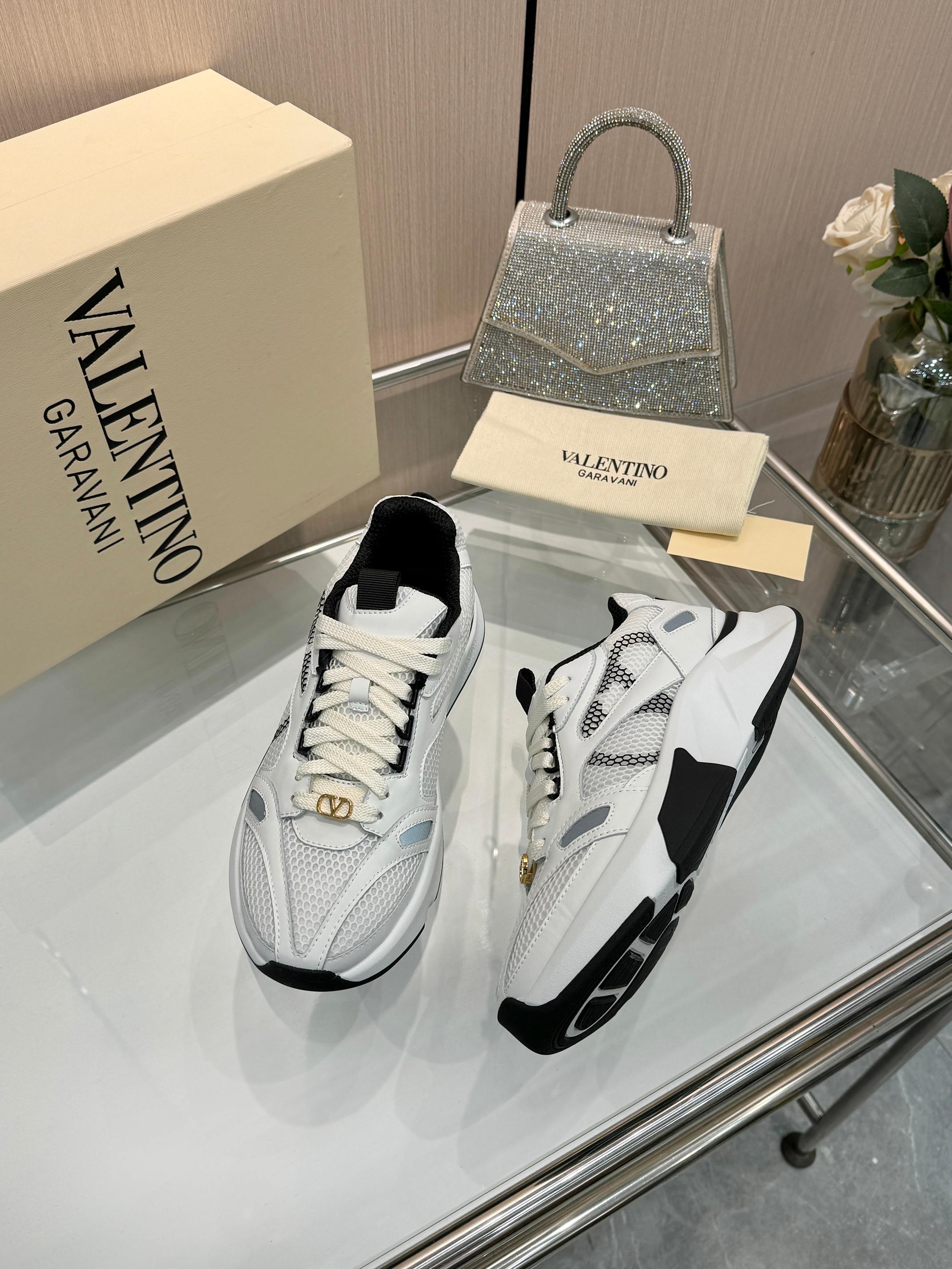 VT 26s Demivee Signature Sneakers White Mesh 943072