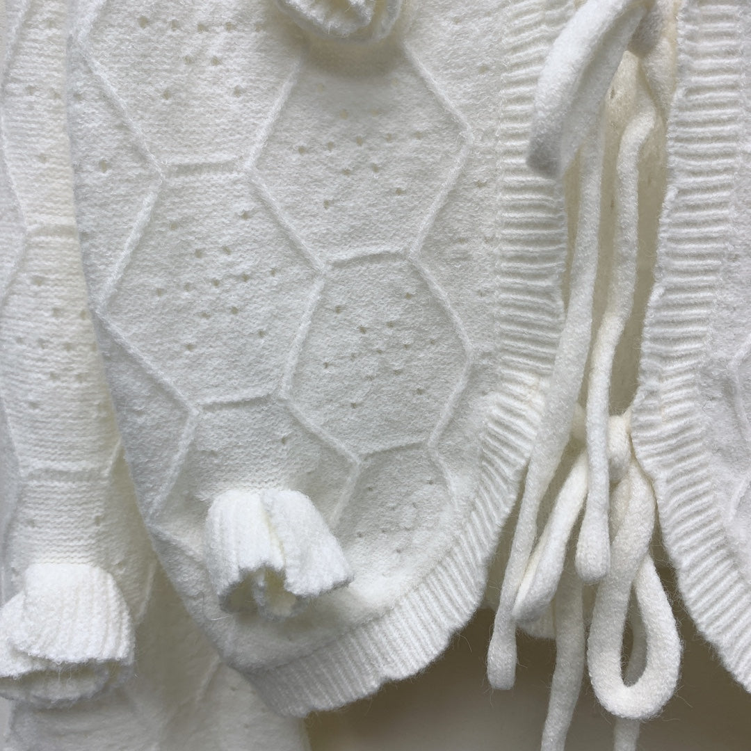 CC 25 Knitted Three-Dimensional Flower Tie Cardigan in White 277591