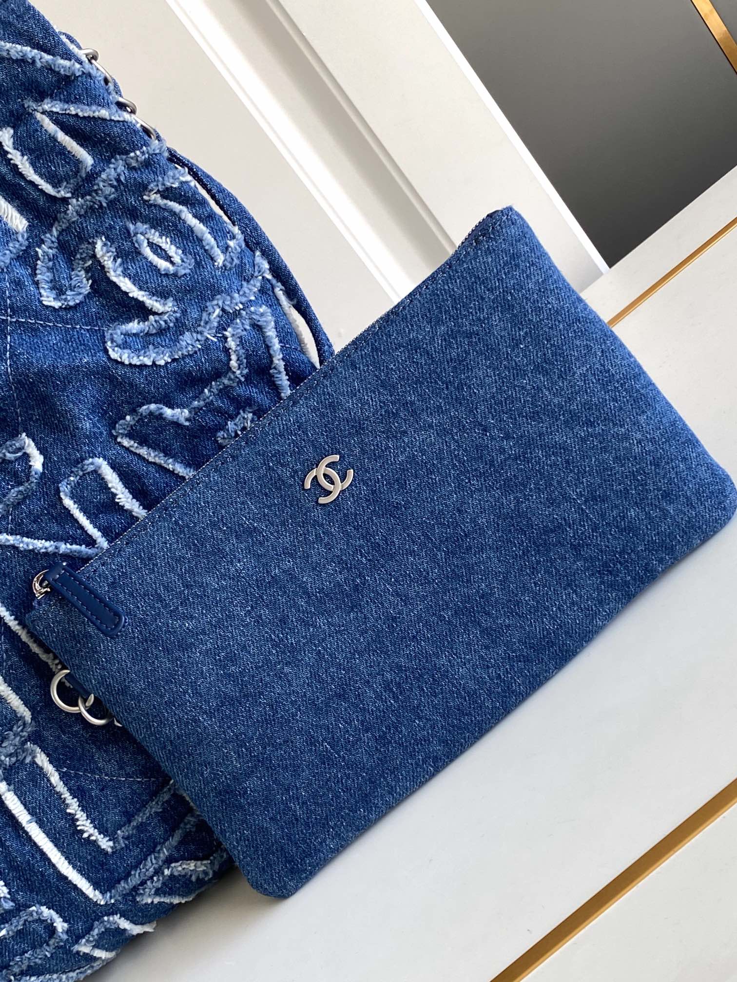 CC MEDIUM 42 BAG IN NAVY BLUE DENIM
