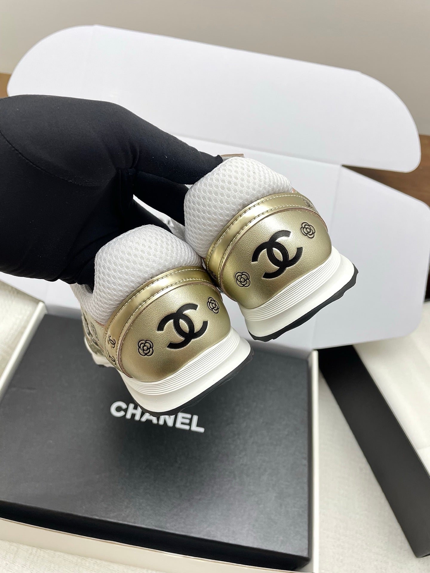 CC 25 Sneaker Gold Sheepskin Mesh 338281