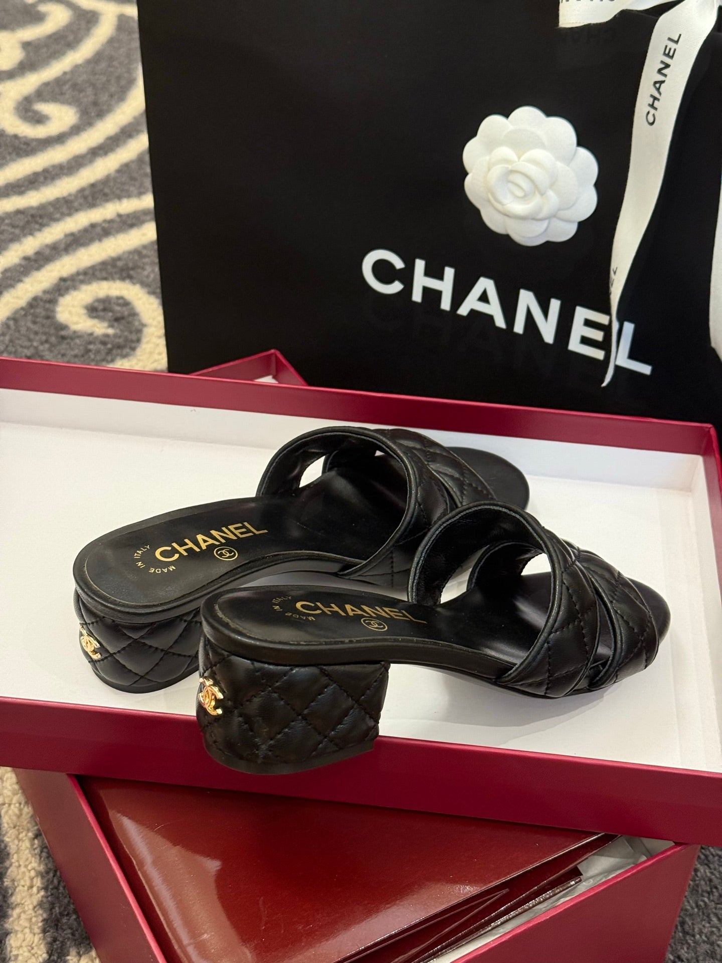 CC 25SS Honey Slippers 5cm Black Lambskin 319636