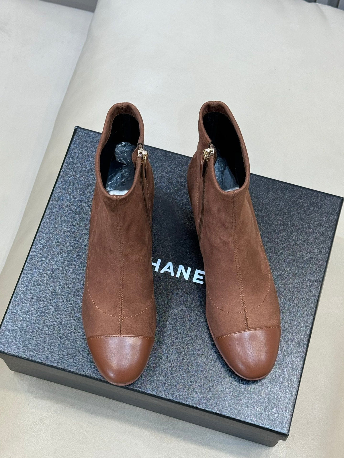 CC 26s Cap-Toe Ankle Boots 5.5cm Brown Suede 150313