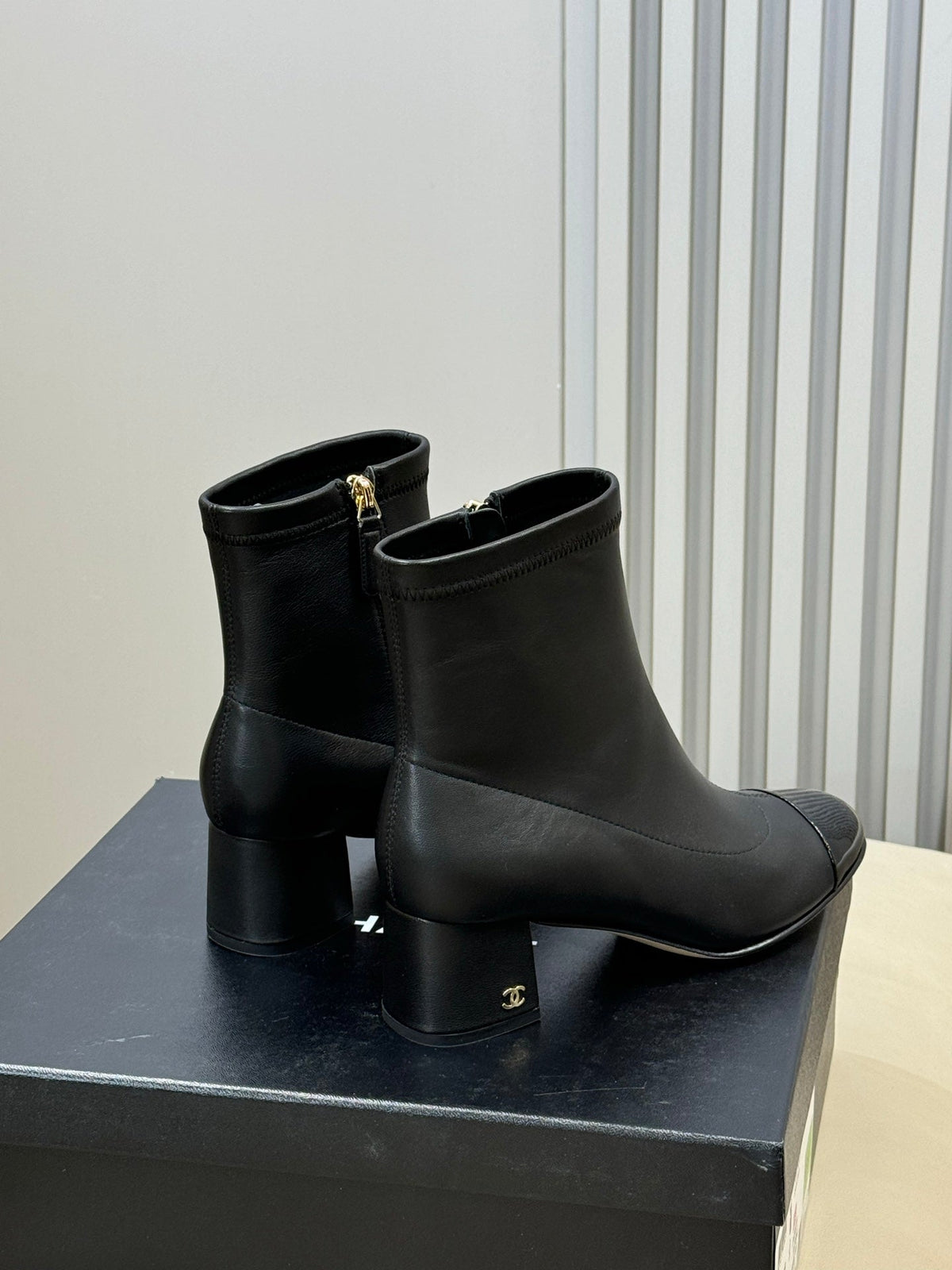CC 26s Cap-Toe Ankle Boots 5.5cm Black Leather Patent 150309