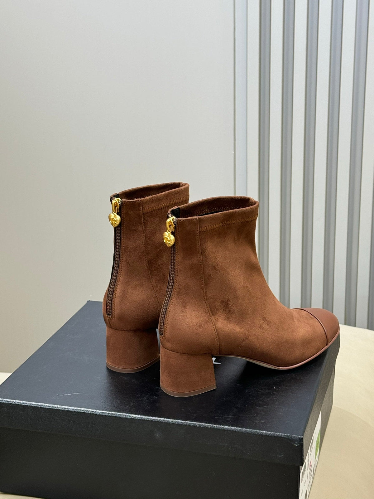 CC 26s Cap-Toe Ankle Boots 5.5cm Brown Suede 150318