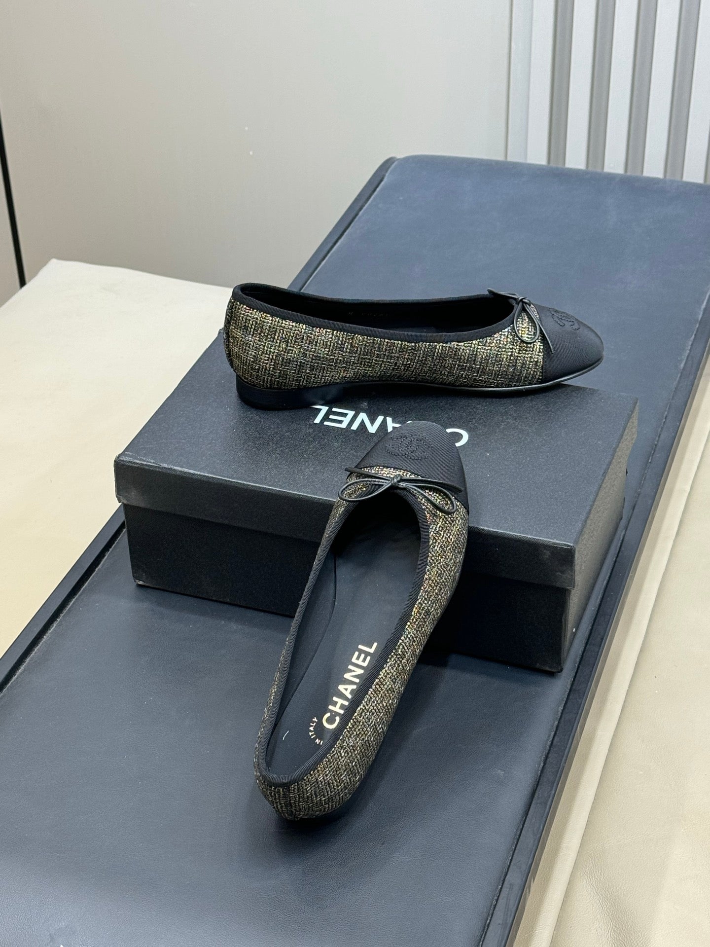 CC 26ss Ballet Flat Black Gold Tweed Velvet 623157