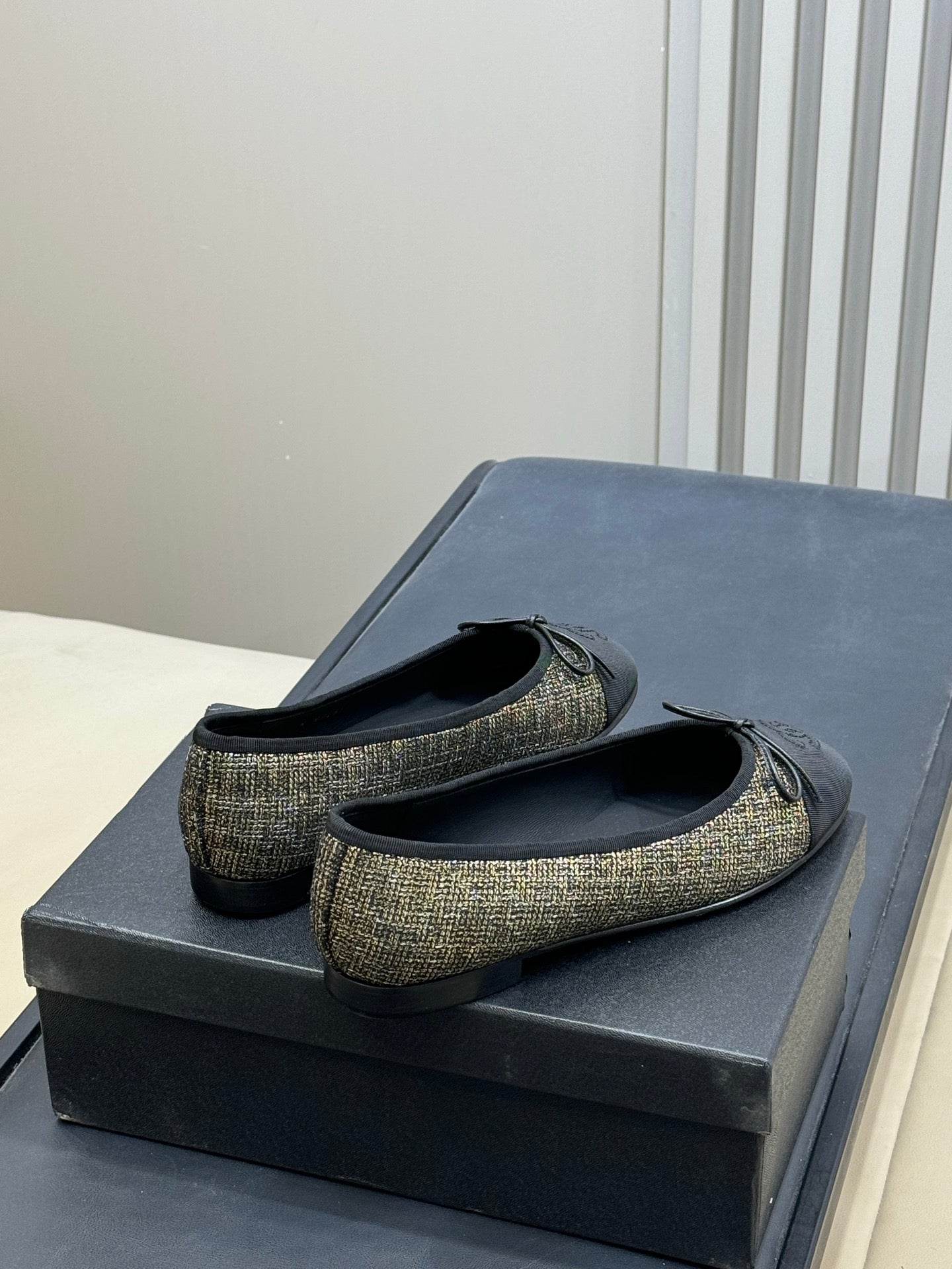 CC 26ss Ballet Flat Black Gold Tweed Velvet 623157