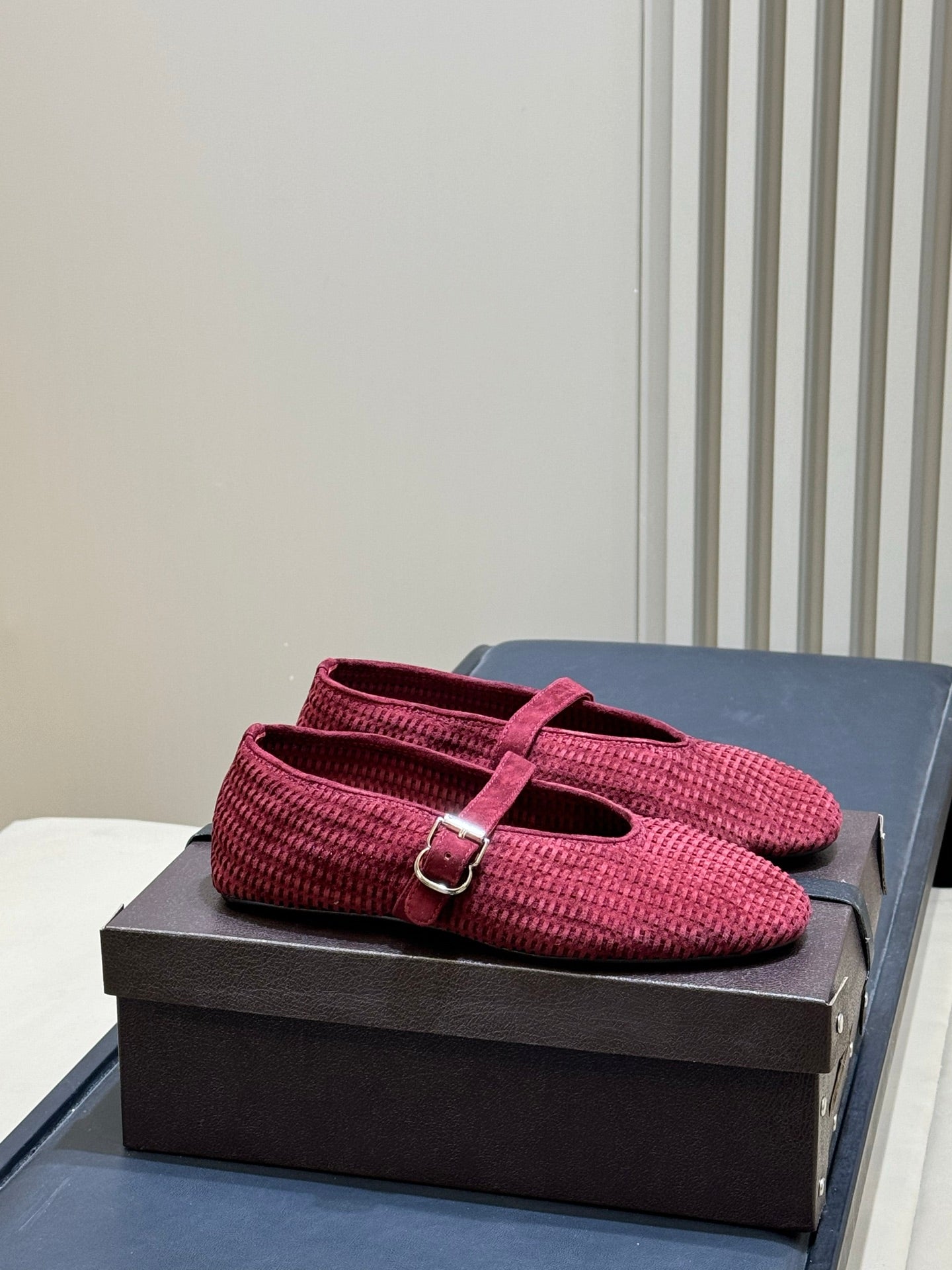 Alaia 26s Knit Ballet Flats In Dark Red Suede