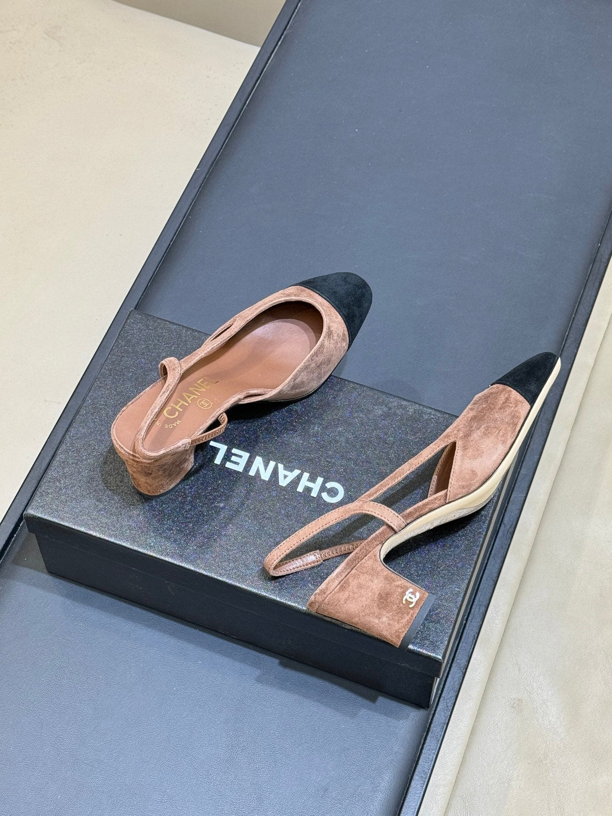CC 26s Cap-Toe Slingbacks 6.5cm Brown Beige Black Velvet 150298