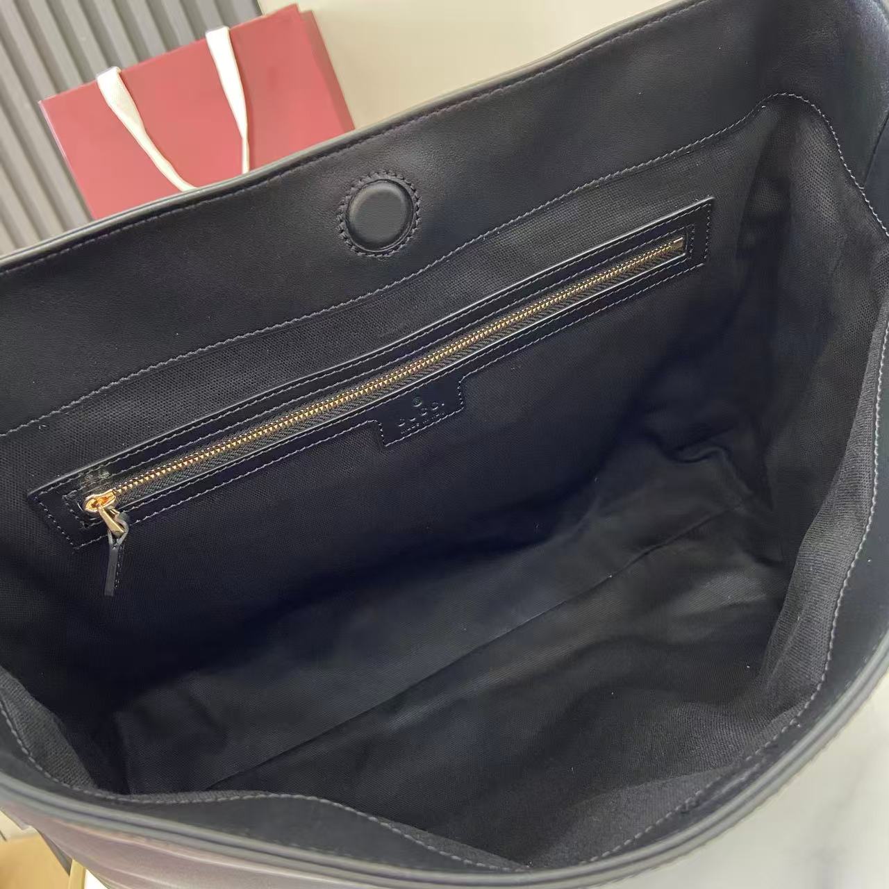 GG 25 Beatrix Handbag Black Smooth Cowhide 290511