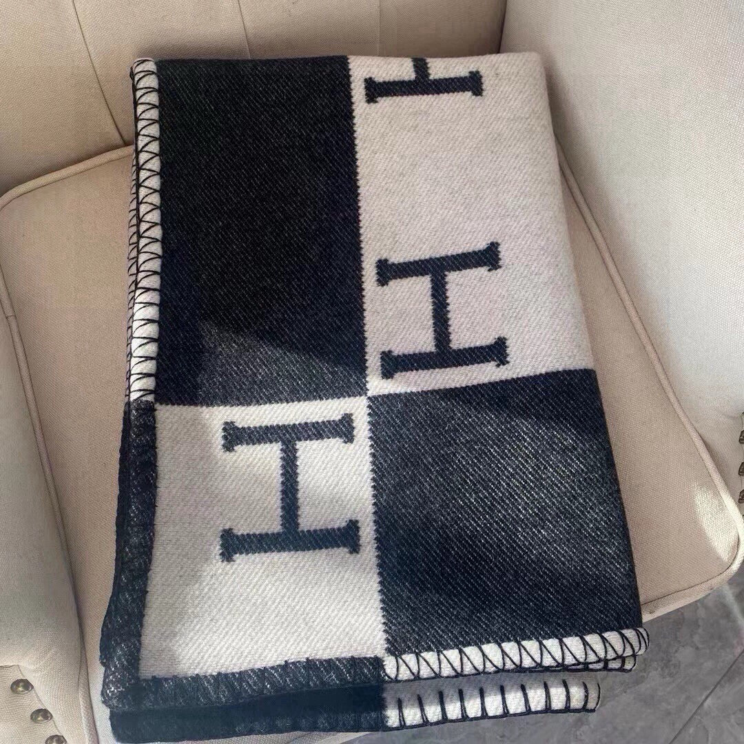HM H Baby Blanket Black White Wool Cashmere 499703