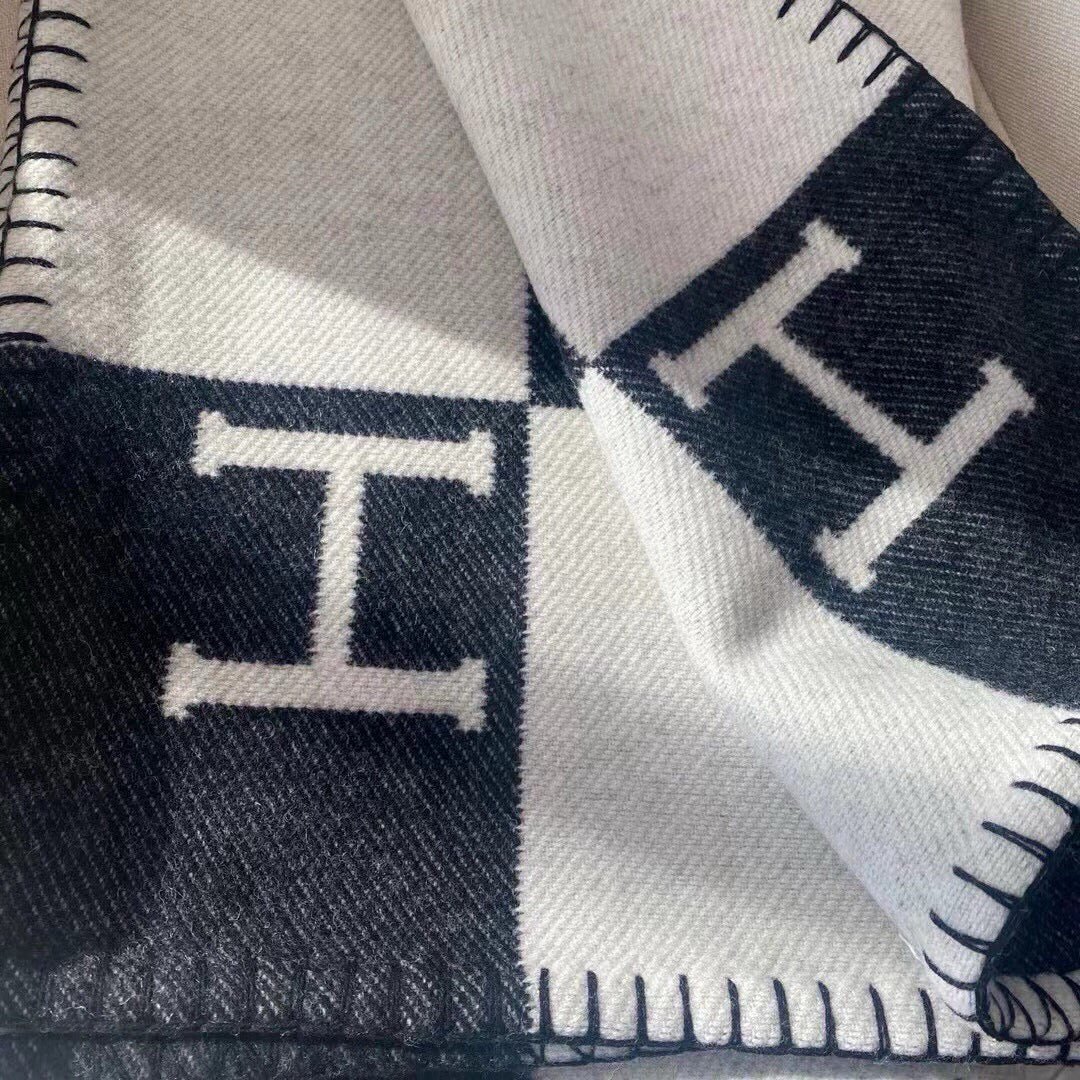 HM H Baby Blanket Black White Wool Cashmere 499703