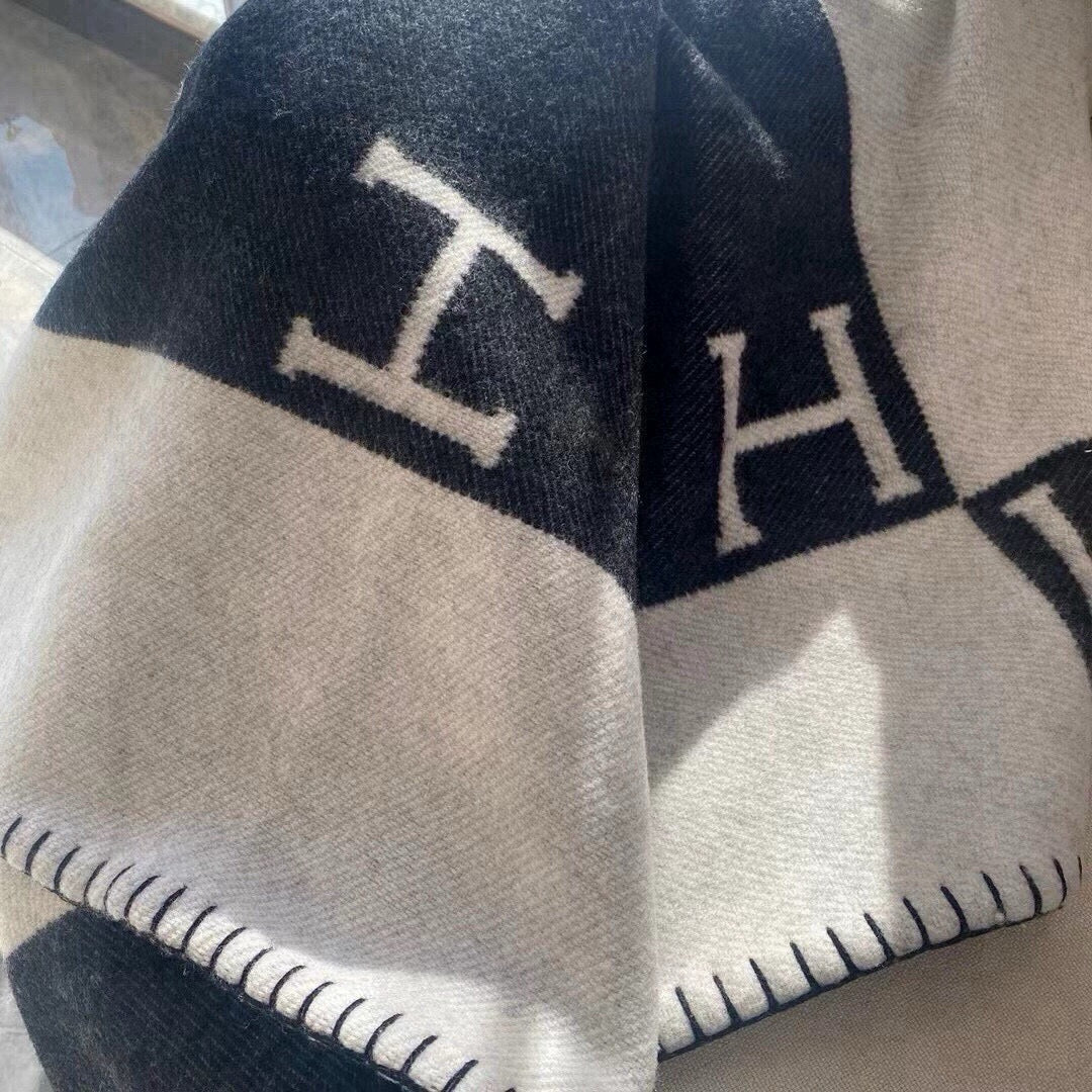 HM H Baby Blanket Black White Wool Cashmere 499703