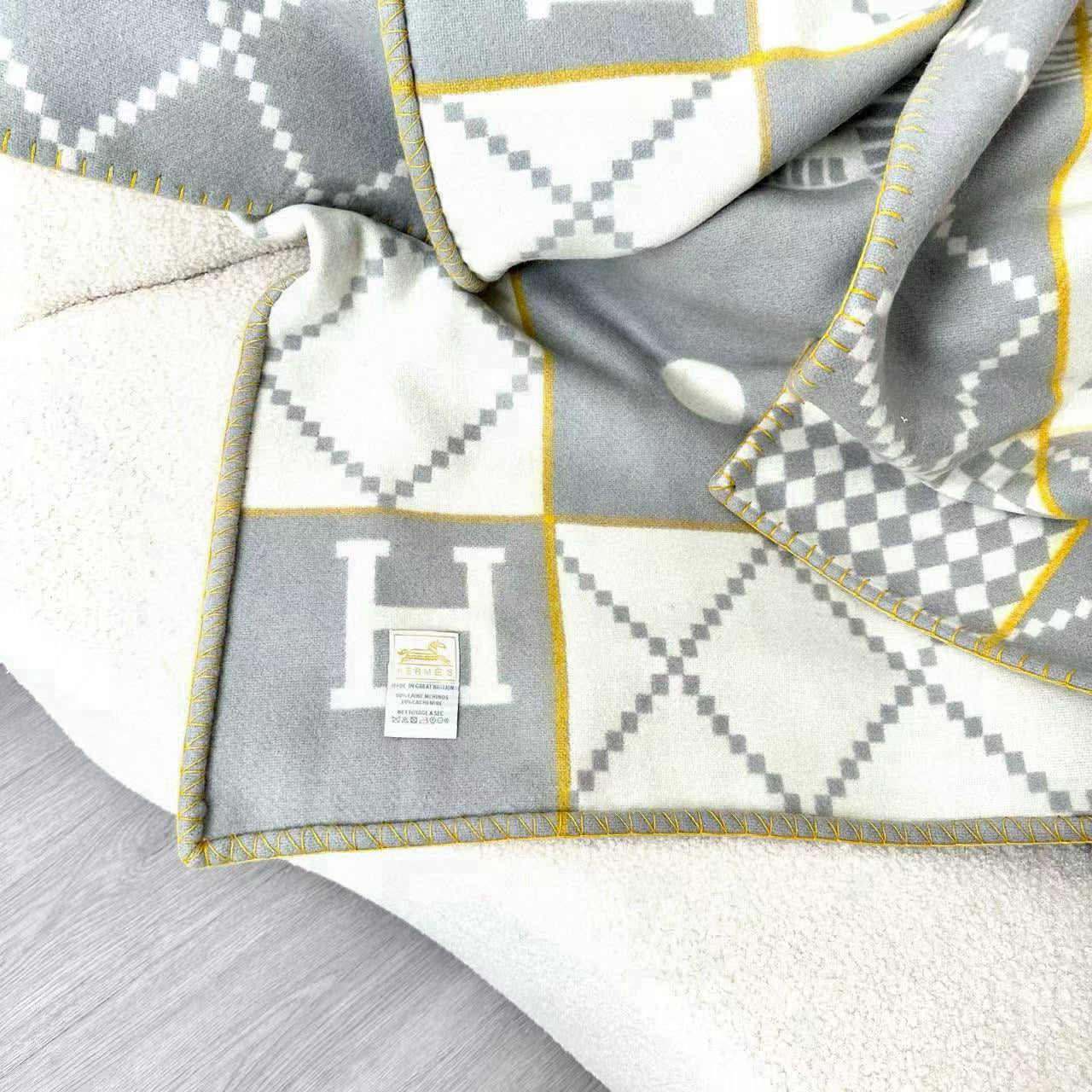 HM Avalon Blanket Gray Mix Cream Cashmere Wool 875778