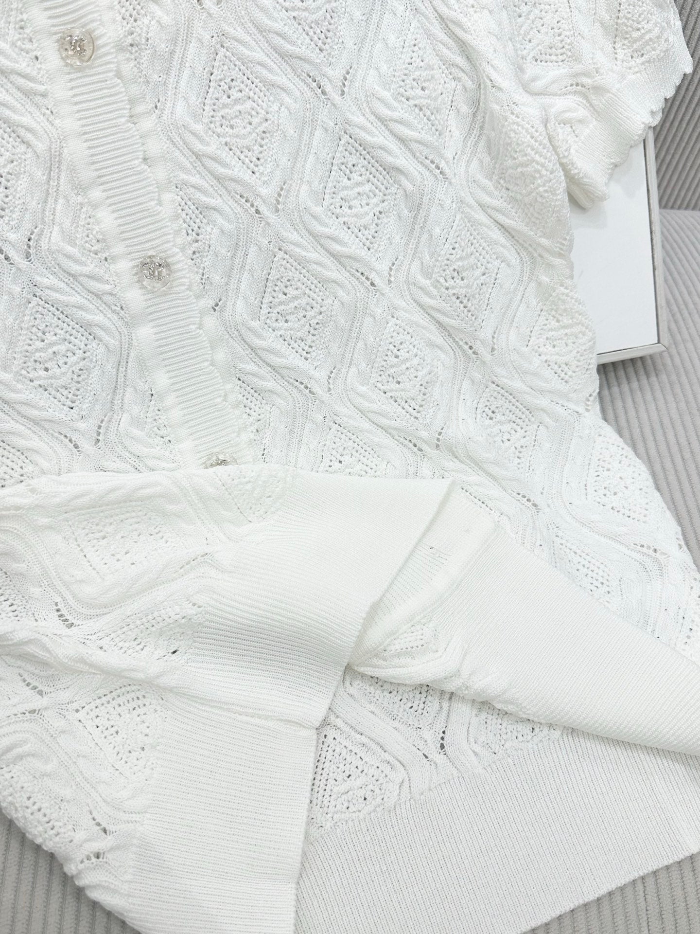 CC 26s Short-Sleeved Cardigan Top White Tencel Silk 415537