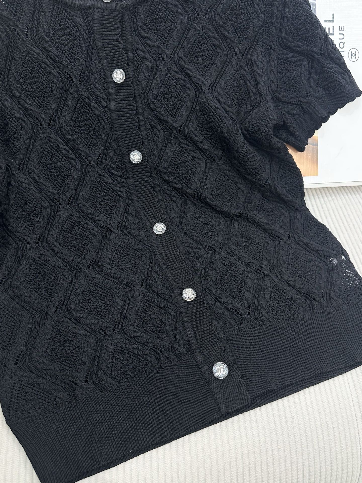 CC 26s Short-Sleeved Cardigan Top Black Tencel Silk 415539