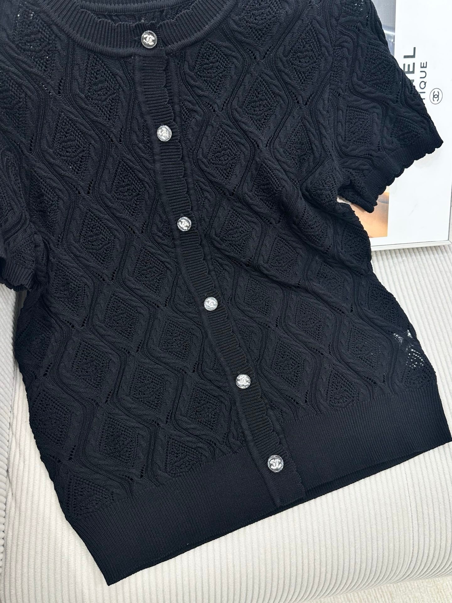 CC 26s Short-Sleeved Cardigan Top Black Tencel Silk 415539