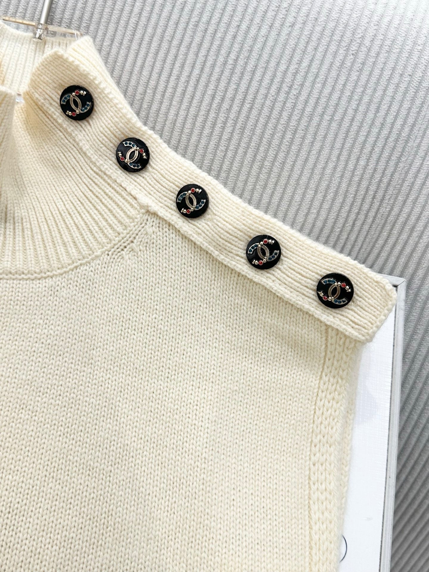 CC 26s High-Neck Single-Breasted Knitted Vest Cream Wool 415558