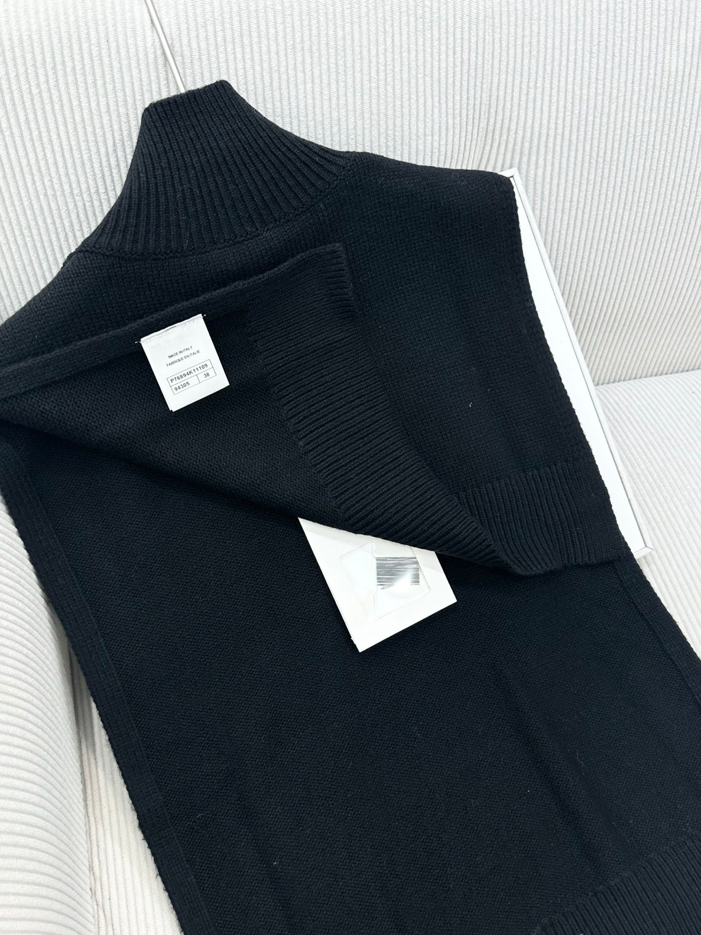 CC 26s High-Neck Single-Breasted Knitted Vest Black Wool 415560