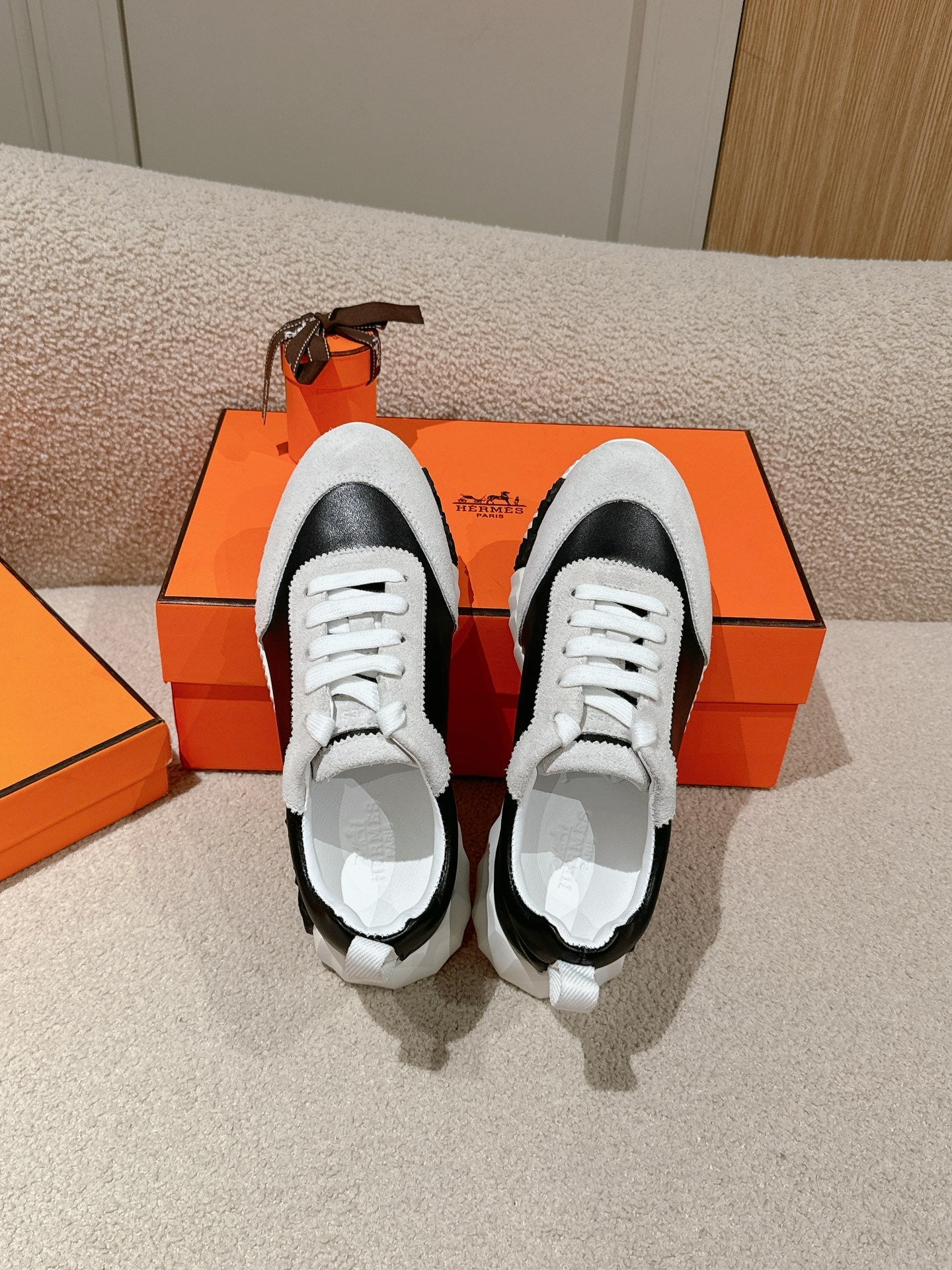 HM Mainland Sneaker In Pale Gray Suede And Black Calfskin