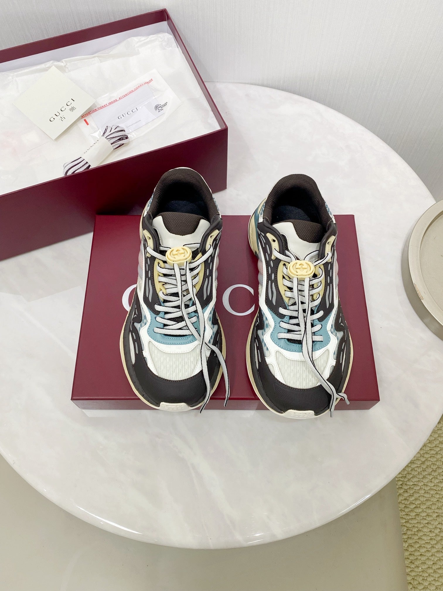 GG 2.0 Low Top Sneakers Black White Mesh Leather 675579