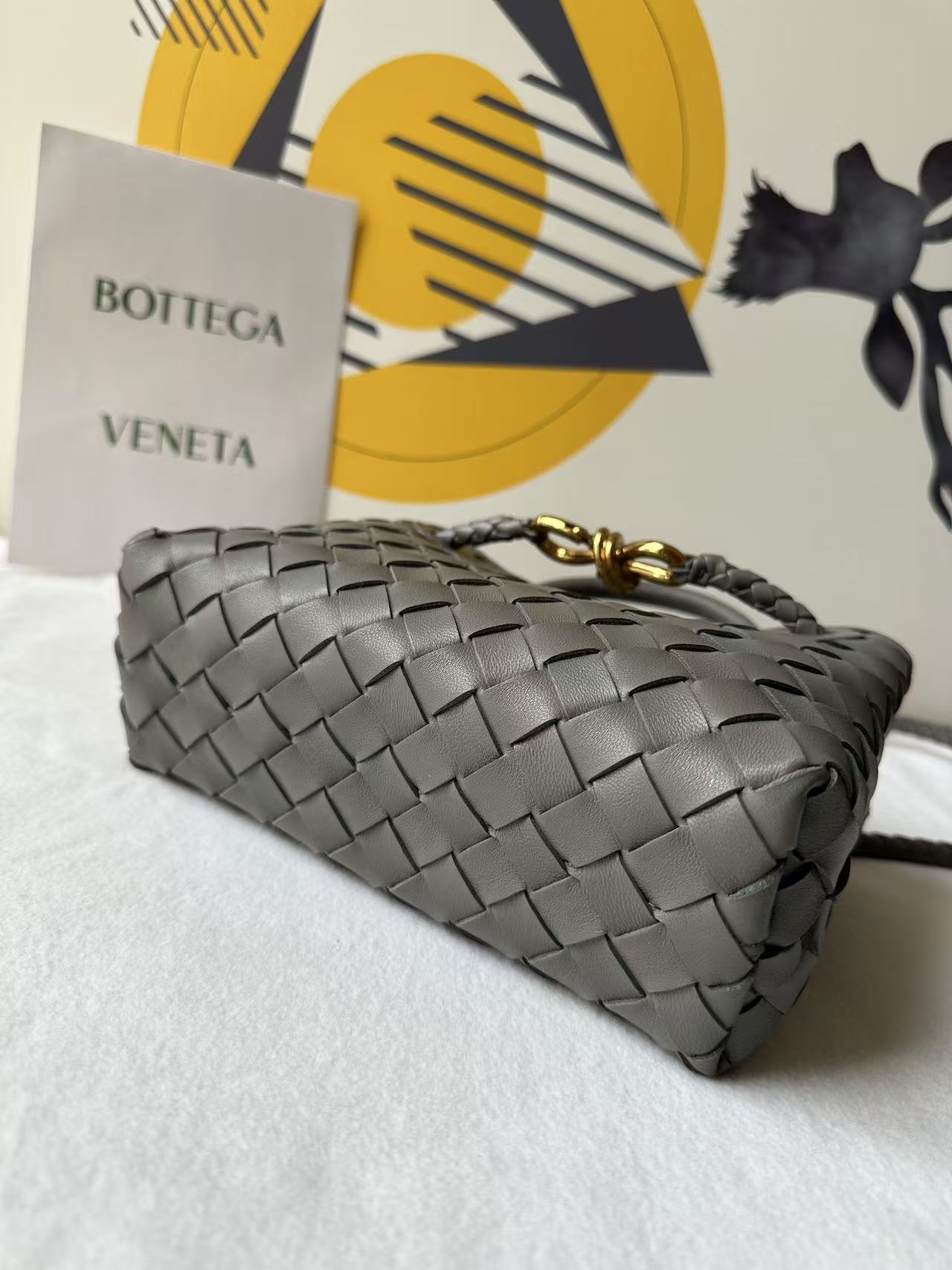 BV Small Andiamo Bag 20cm Grey Intrecciato Leather 291448