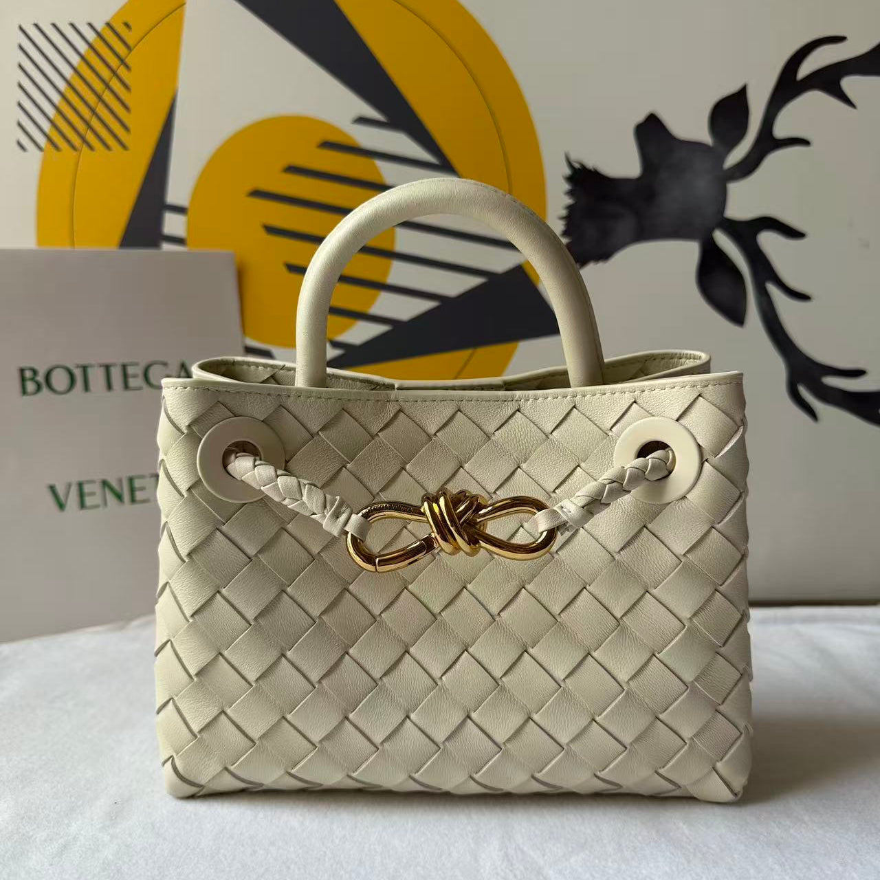 BV Small Andiamo Bag 20cm Ecru Intrecciato Leather 291450