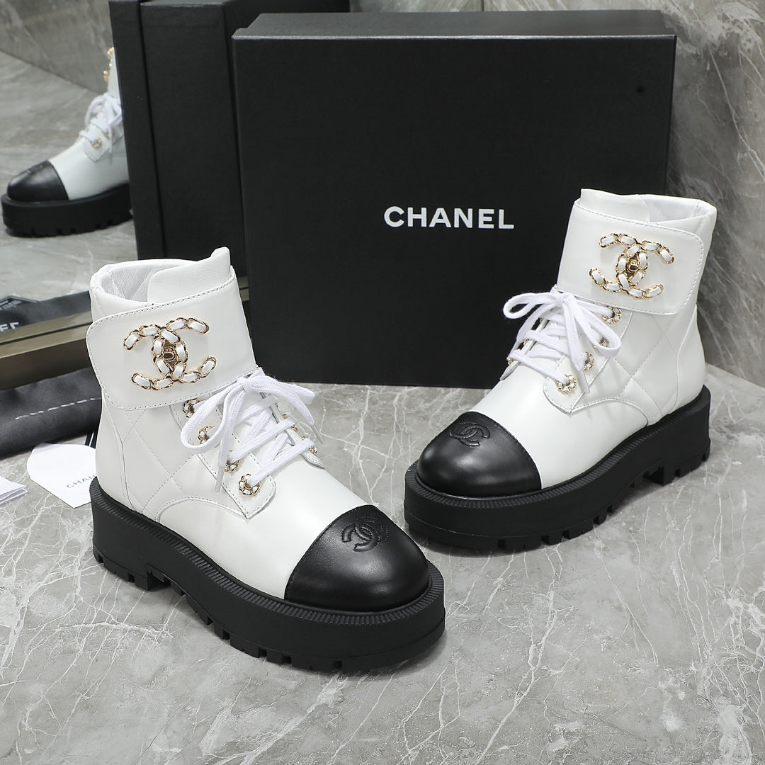 CC Interlocking Logo Combat Boots In Black White Quilted Lambskin 432655