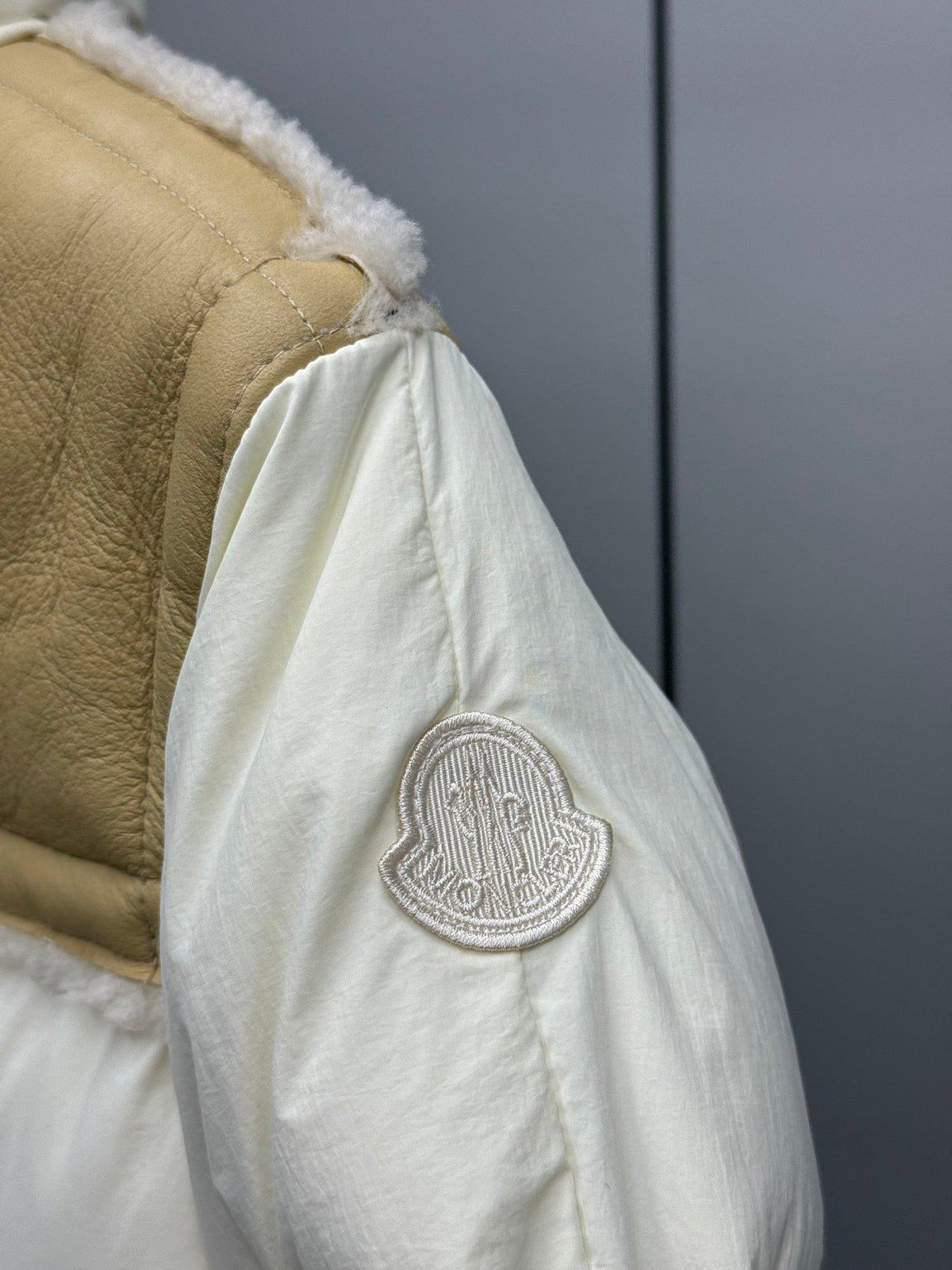 Moncler 26s Jacket Jotty Short Down Jacket Ivory Leather Nylon 427765