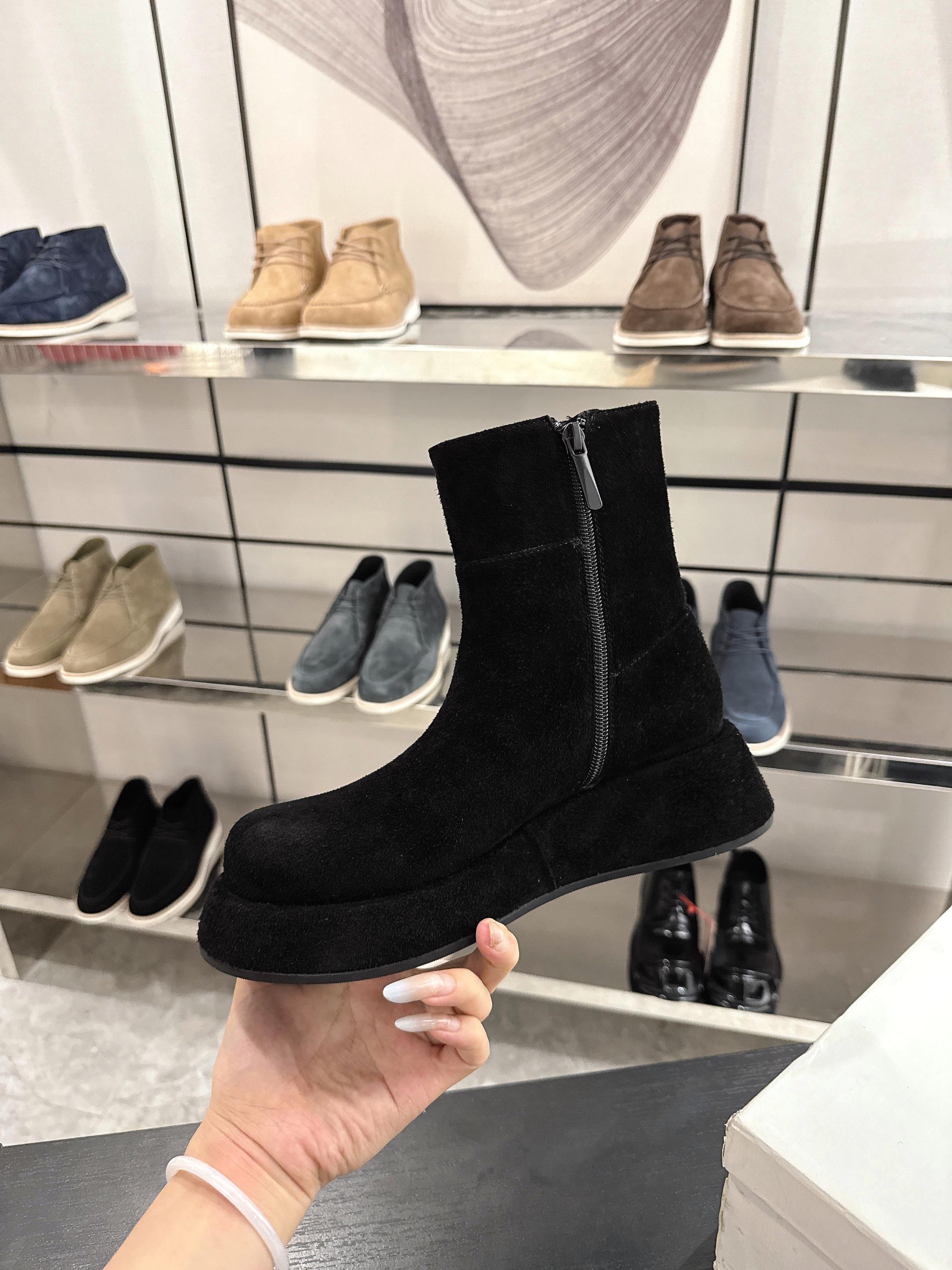 The Row SS2025. Boots Black Suede 543371