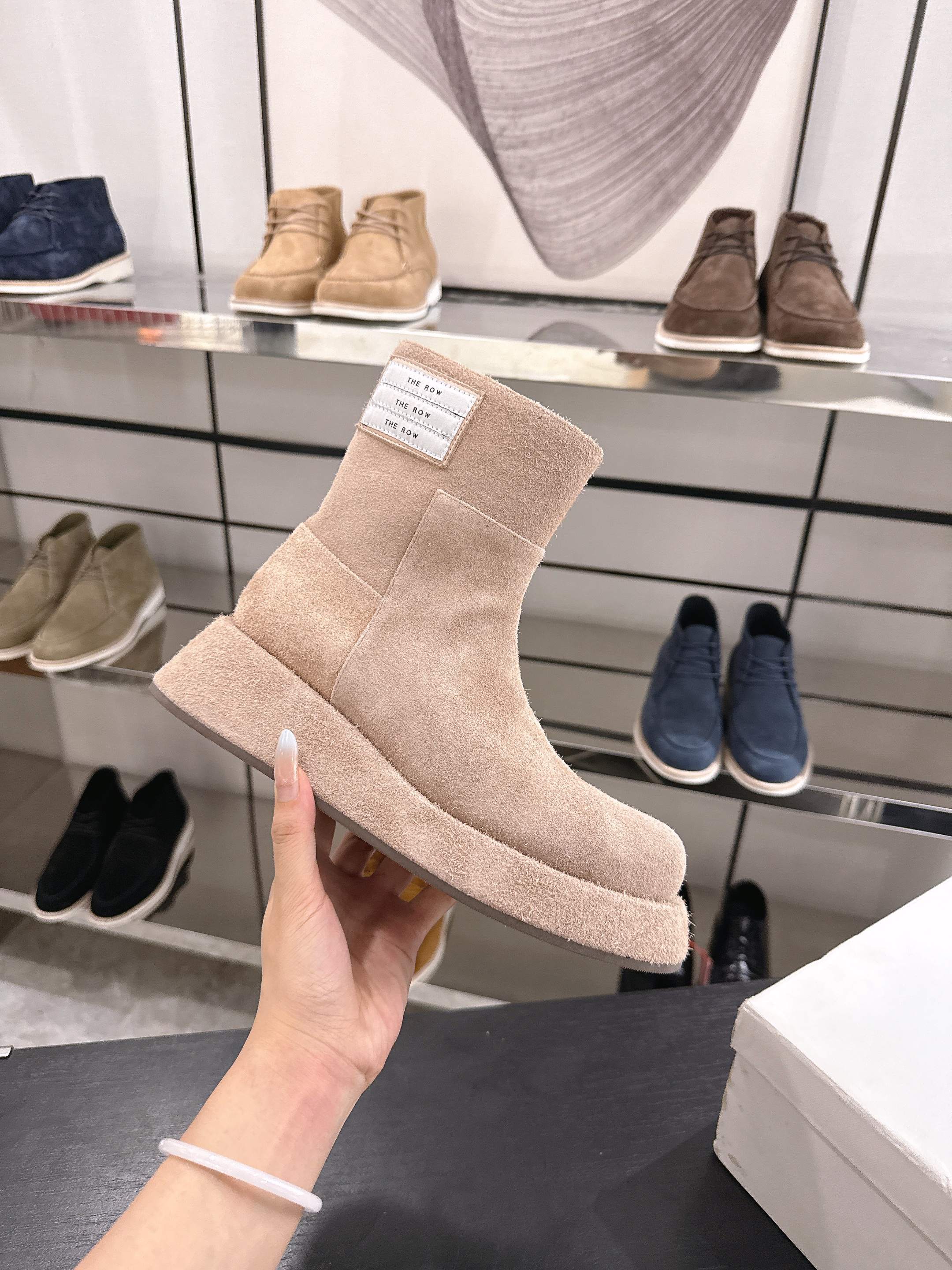 The Row SS2025. Boots Brown Suede 543372