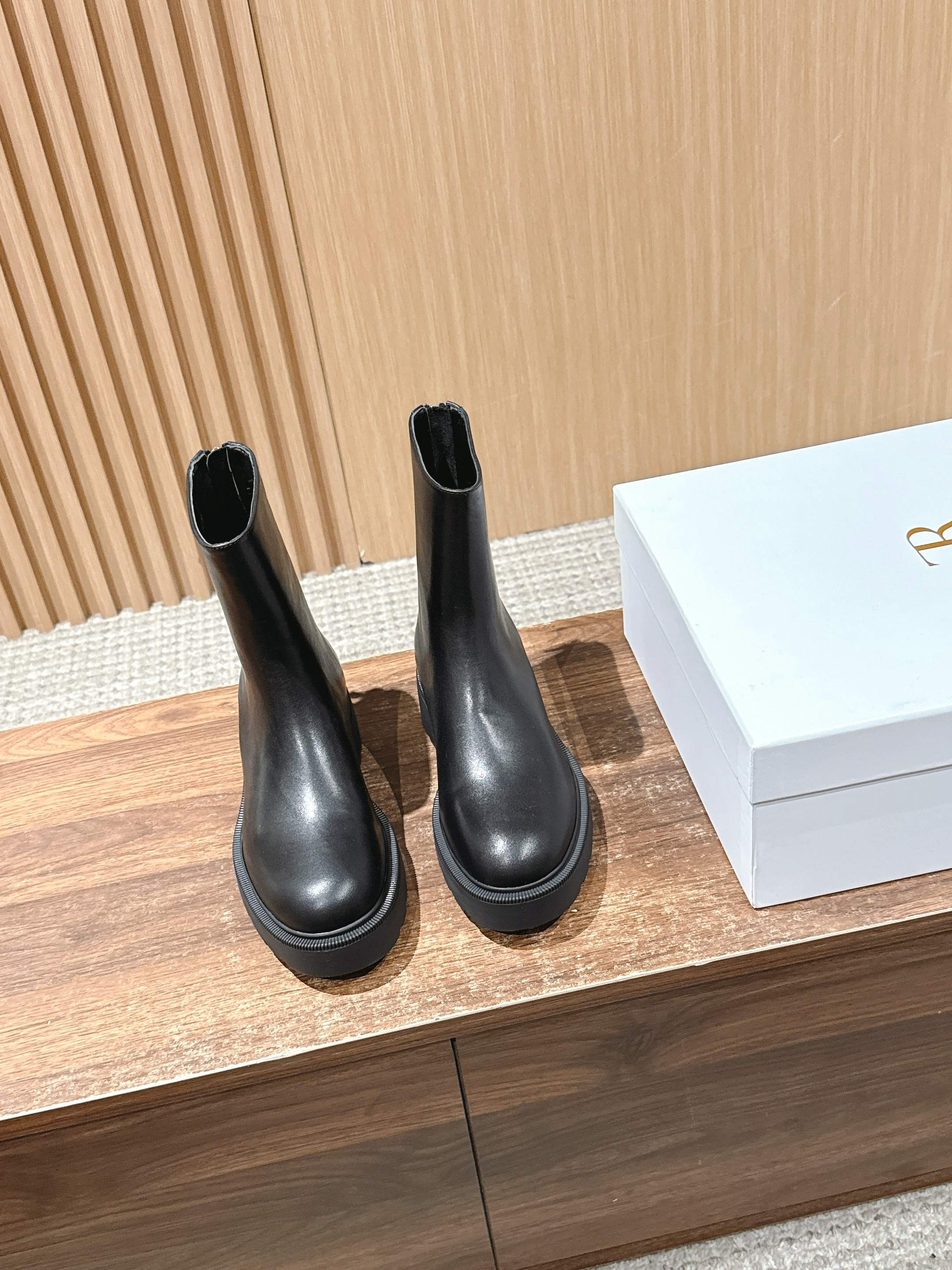 The Row Nobilis Fast Boot 50mm Black Leather 427984