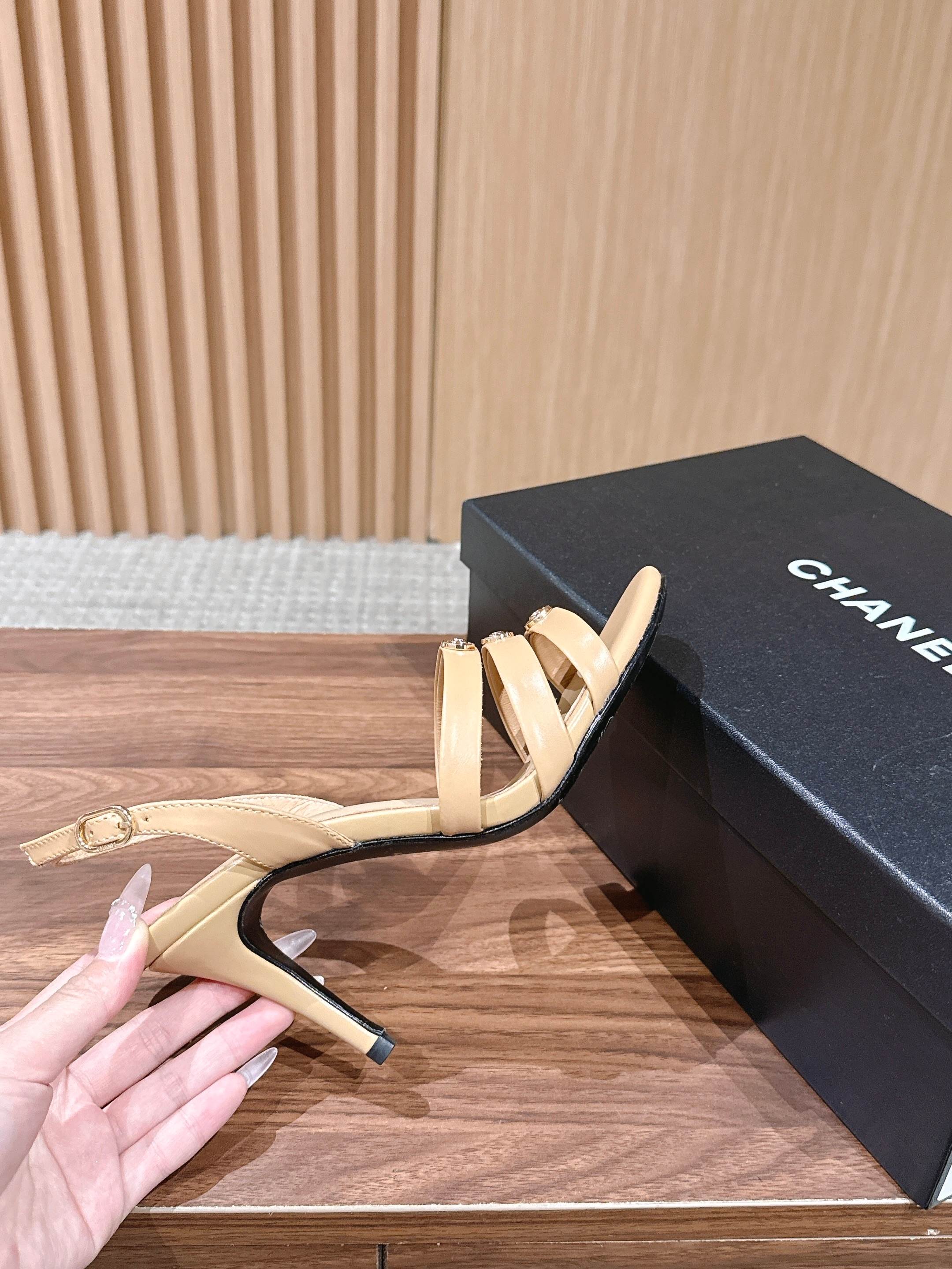 CC 26SS Sandal With Stud 8.5cm Beige Elephant Leather 692563