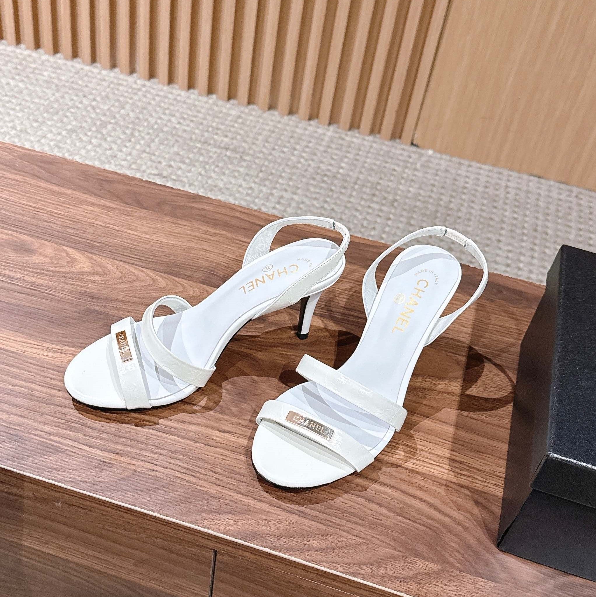 CC 26SS Sandal 8.5cm White Elephant Leather 692566