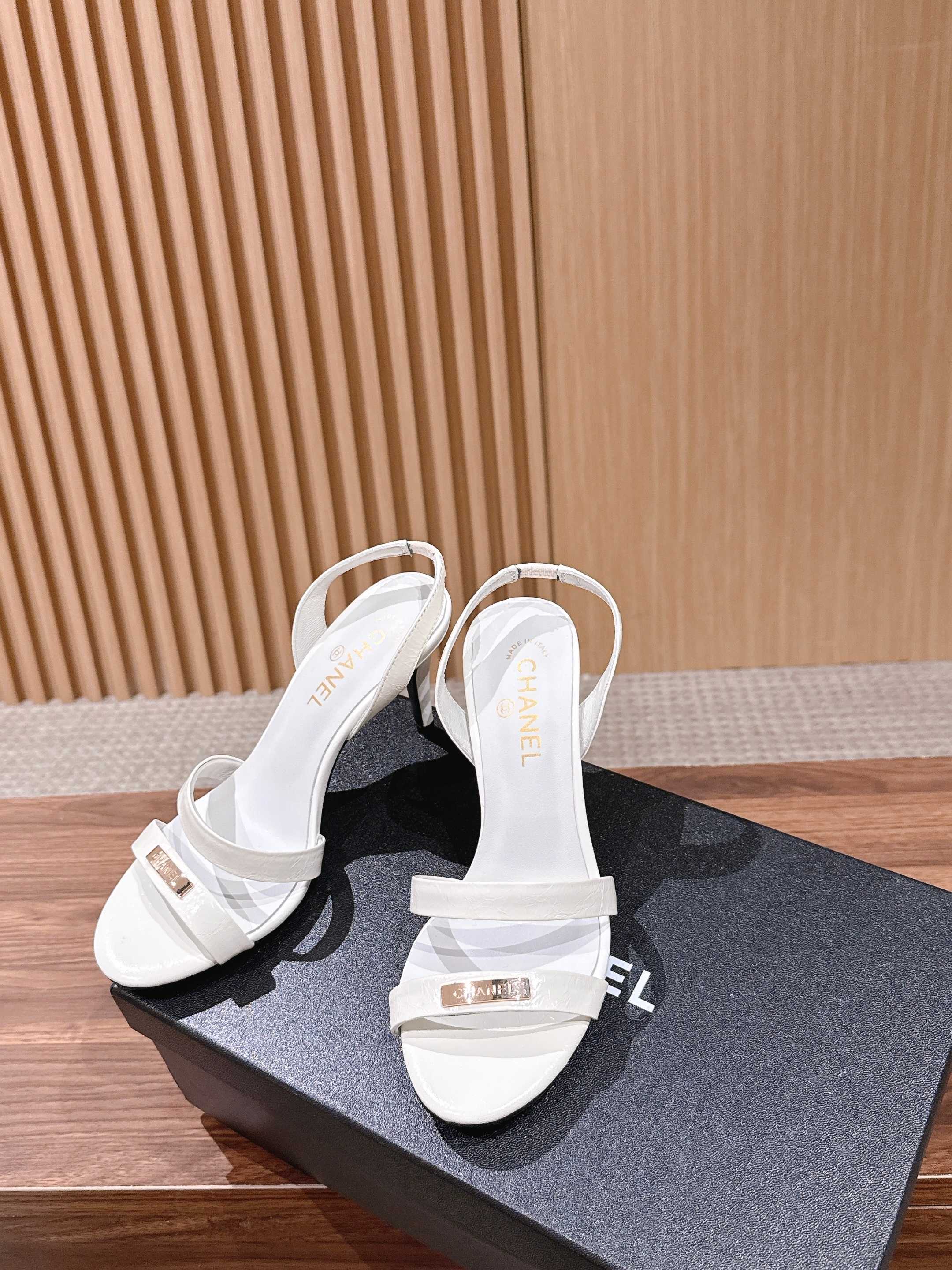 CC 26SS Sandal 8.5cm White Elephant Leather 692566
