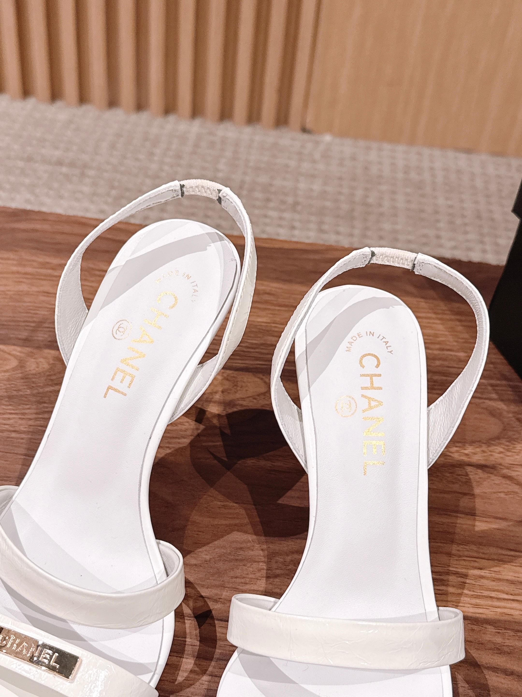 CC 26SS Sandal 8.5cm White Elephant Leather 692566