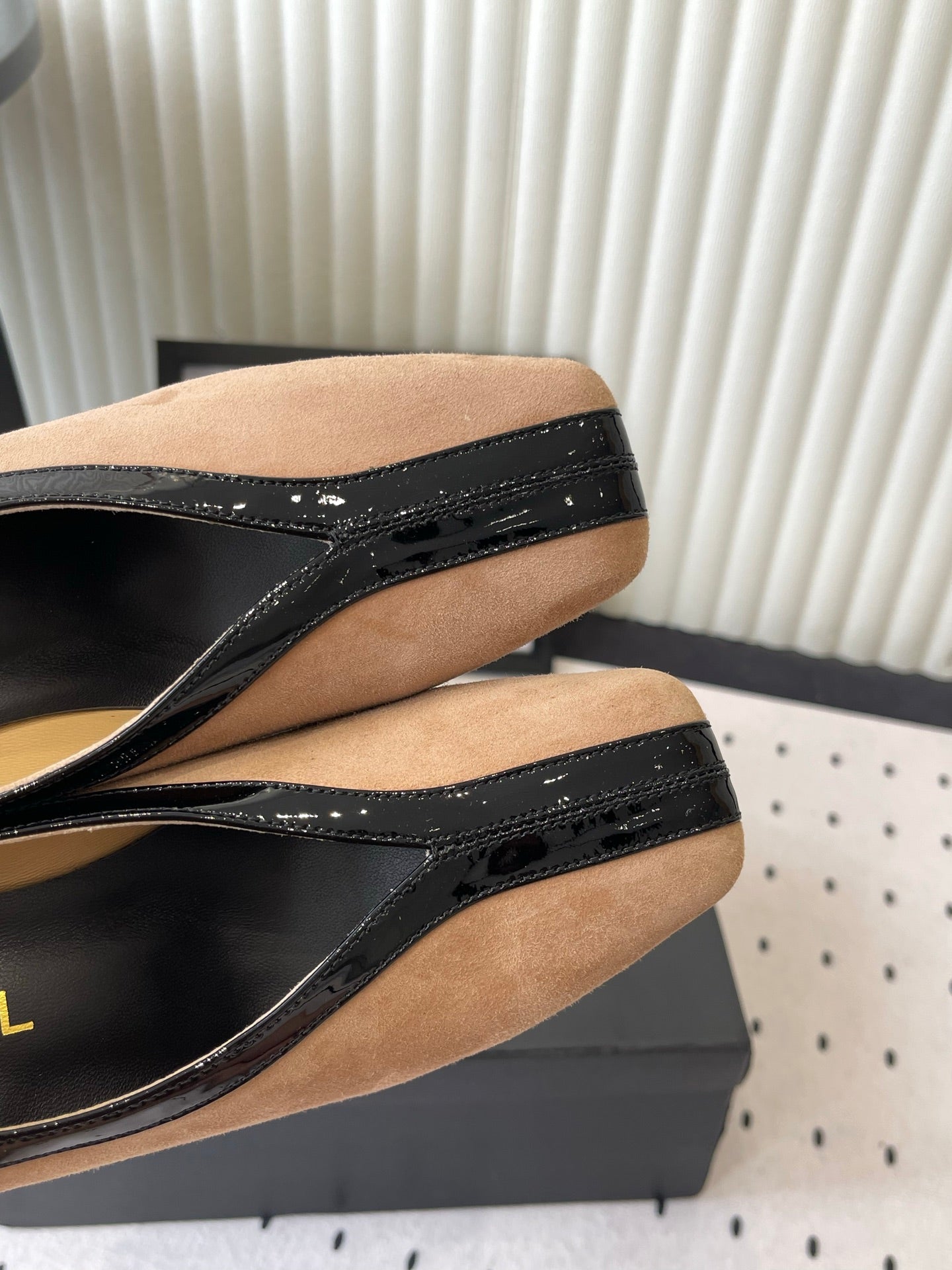 CC 26s Matthieu Blazy Pump 9.5cm Beige Suede 807481
