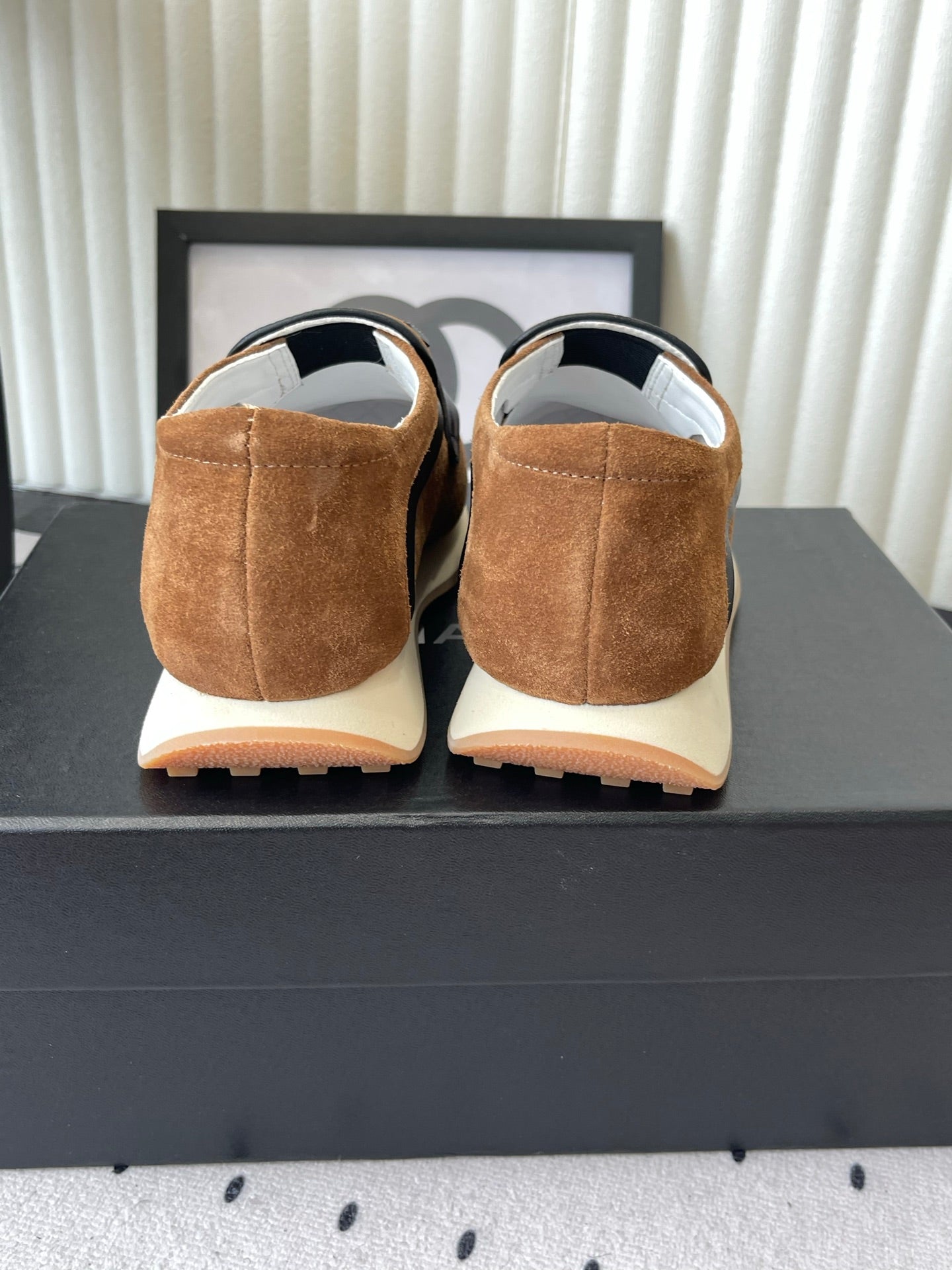 CC 26s Casual Sneakers Tan Brown Suede 892521
