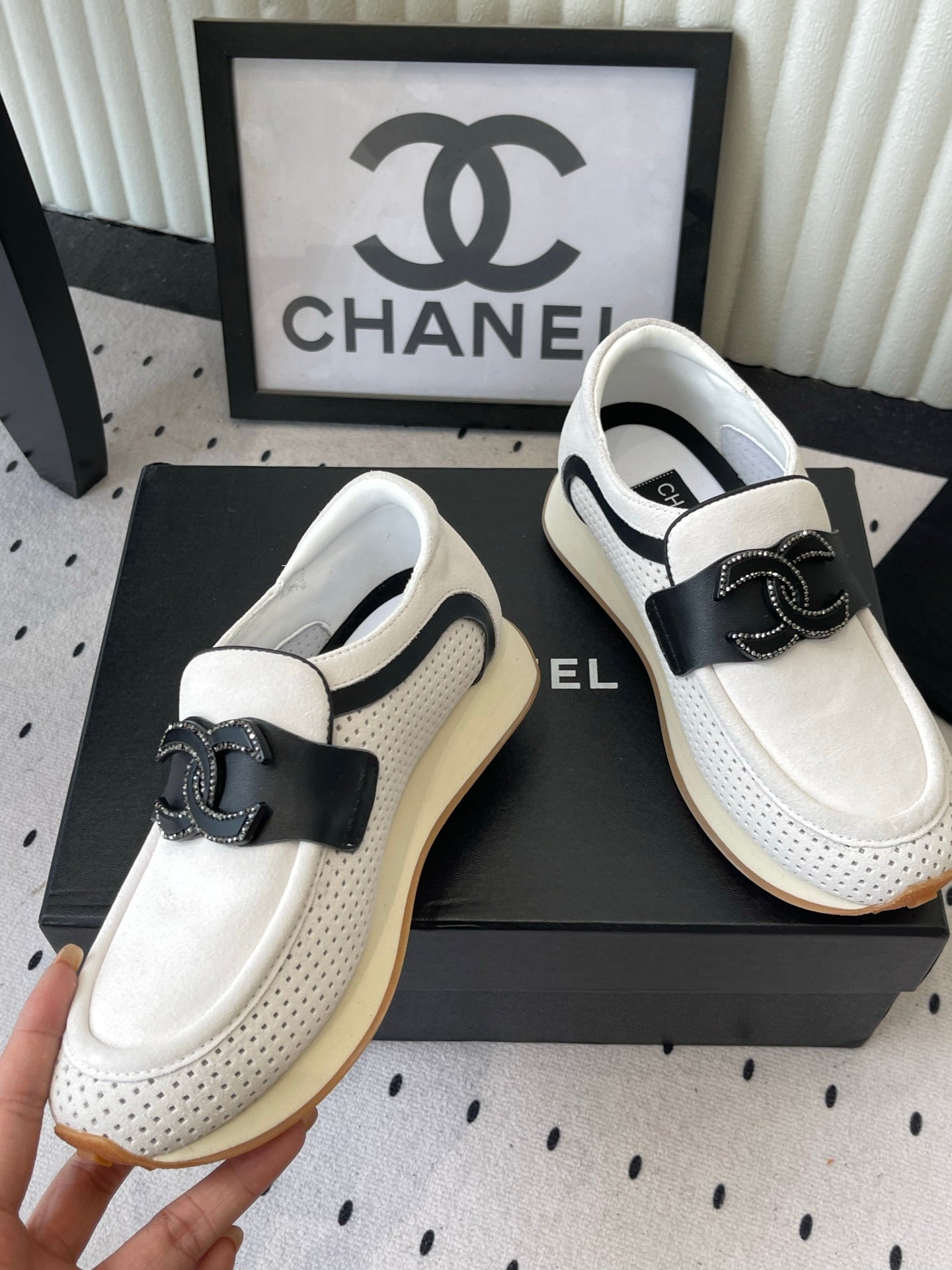 CC 26s Casual Sneakers White Suede 892524